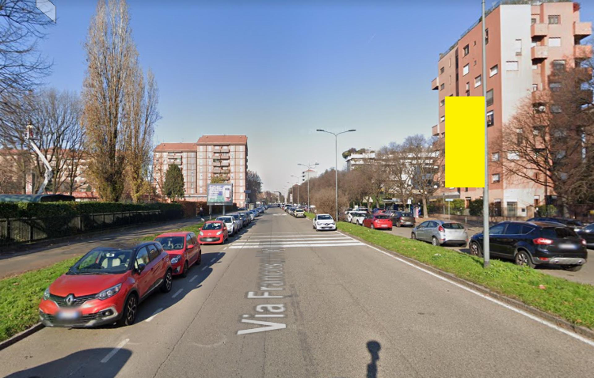 Impianto VERTICAL BANNER a Milano, in zona Il Ciliegino
