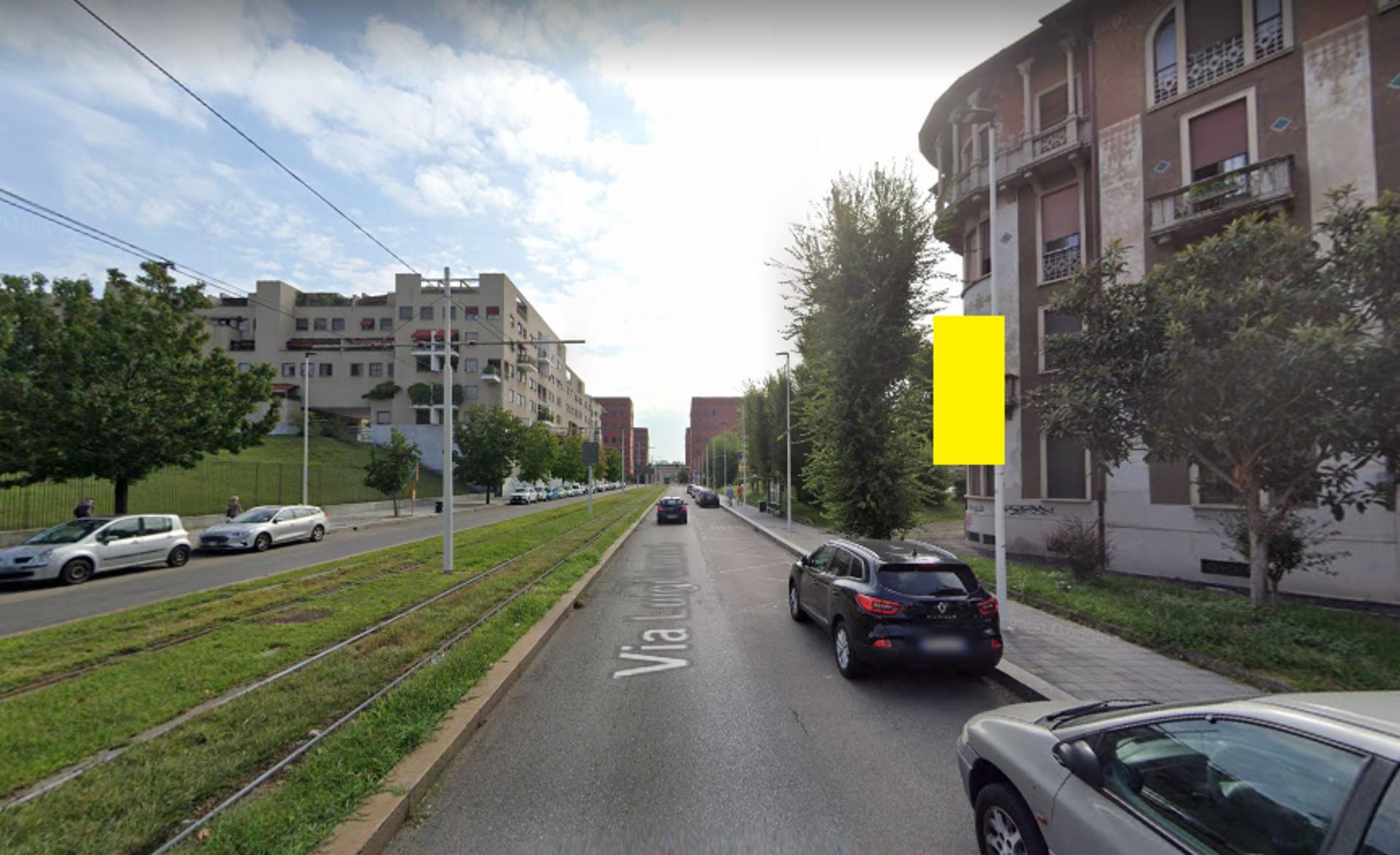 Impianto VERTICAL BANNER a Milano, in zona Tempi moderni