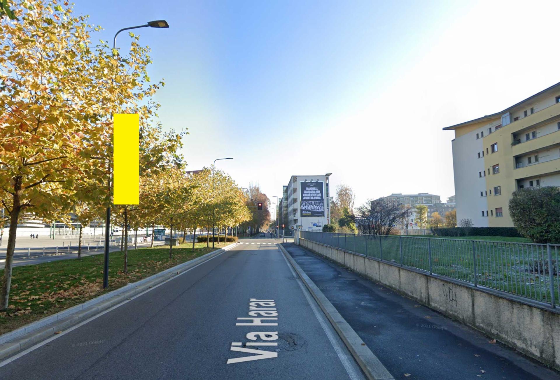 Impianto VERTICAL BANNER a Milano, in zona Giardino Luigi Marangoni