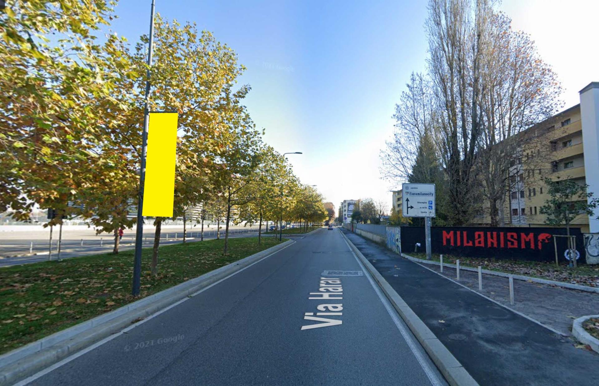 Impianto VERTICAL BANNER a Milano, in zona Giardino Luigi Marangoni