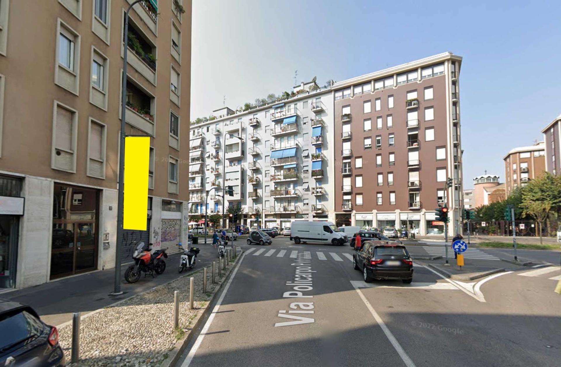 Impianto VERTICAL BANNER a Milano, in zona S. Stefano