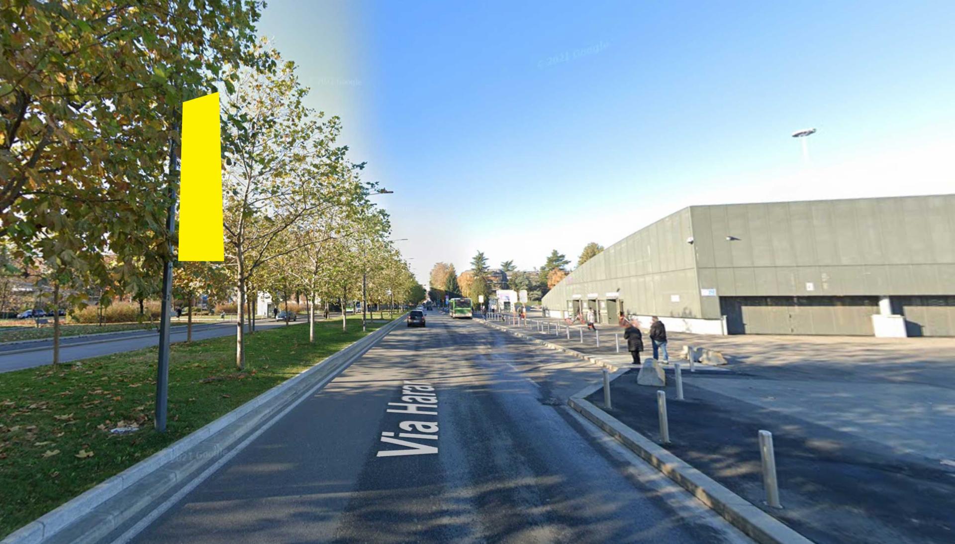 Impianto VERTICAL BANNER a Milano, in zona Nido d'Infanzia Montebaldo