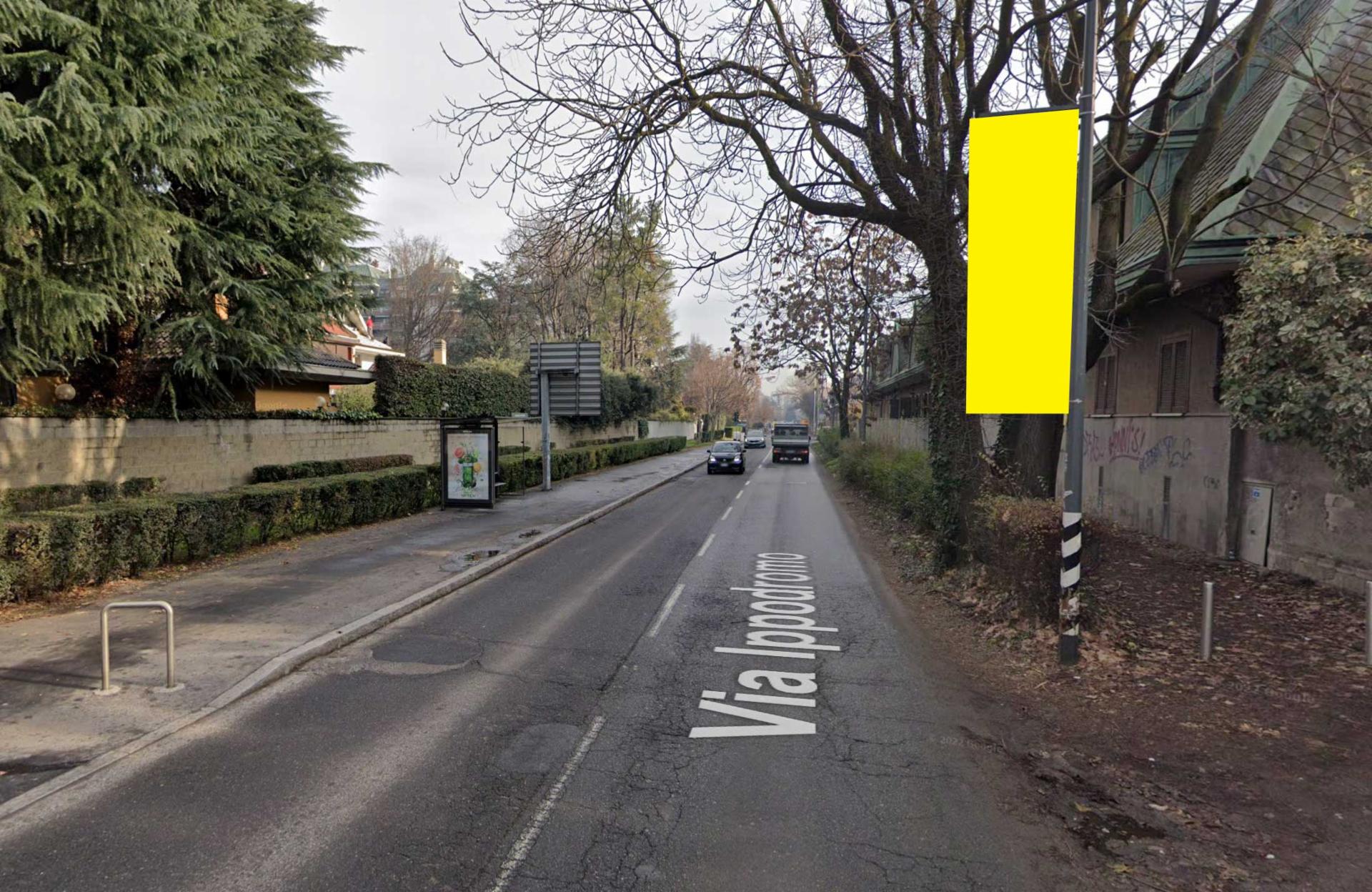 Impianto VERTICAL BANNER a Milano, in zona Giardino Facchetti-Maldini