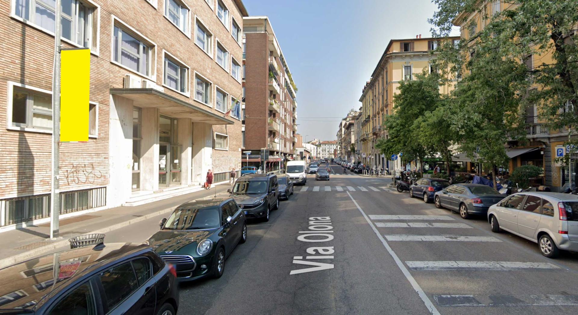 Impianto VERTICAL BANNER a Milano, in zona Sottomarino Enrico Toti