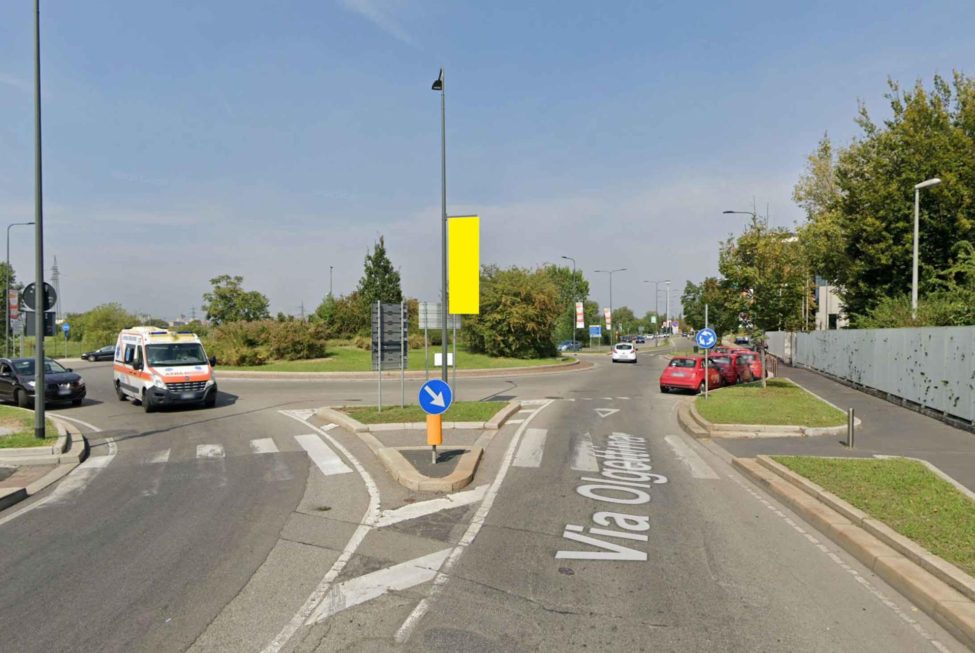 Impianto VERTICAL BANNER a Milano, in zona Mondadori