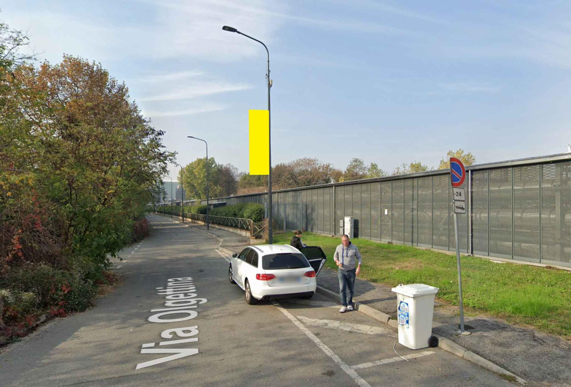 Impianto VERTICAL BANNER a Segrate, in zona Il Viaggiator Goloso