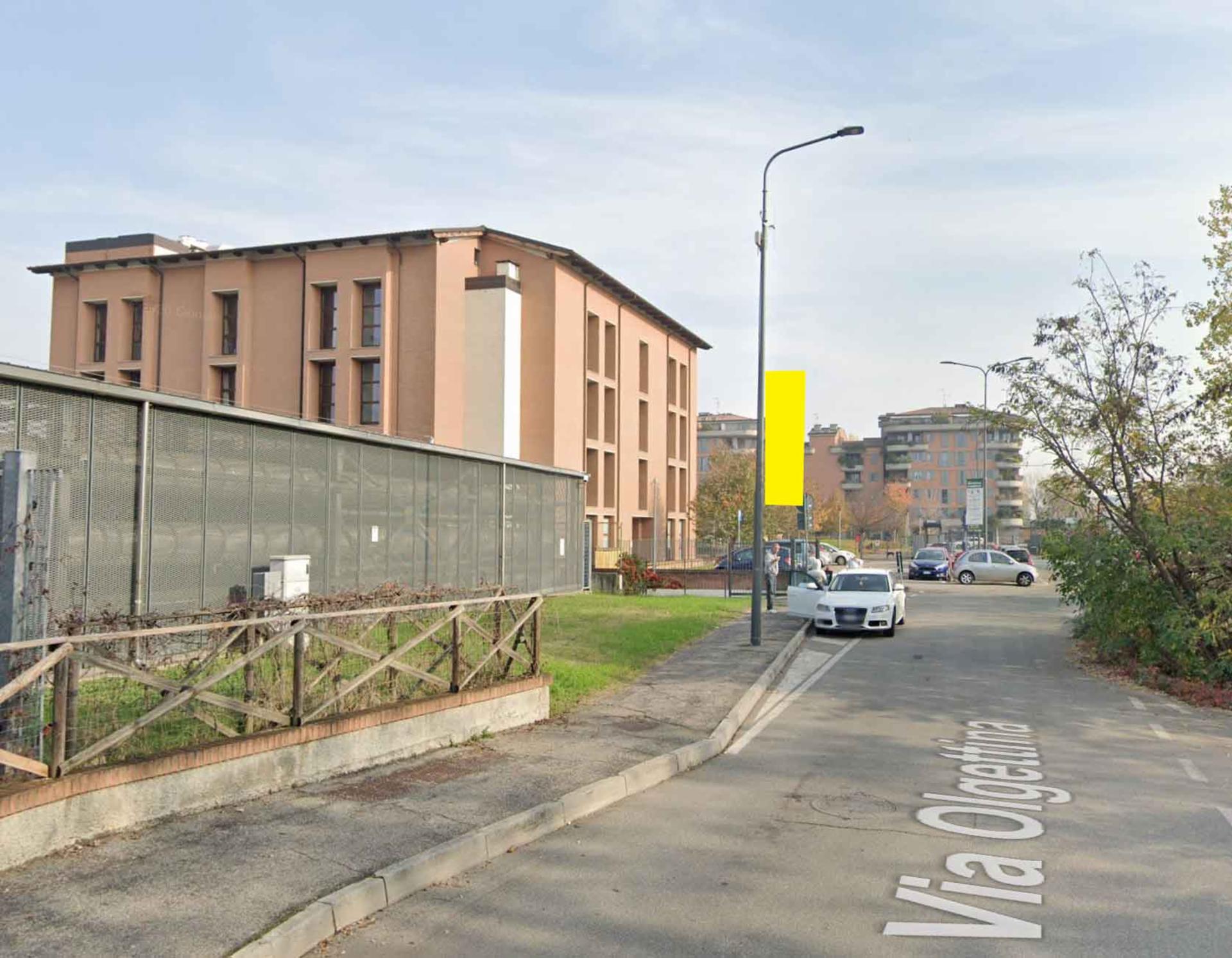 Impianto VERTICAL BANNER a Segrate, in zona Il Viaggiator Goloso