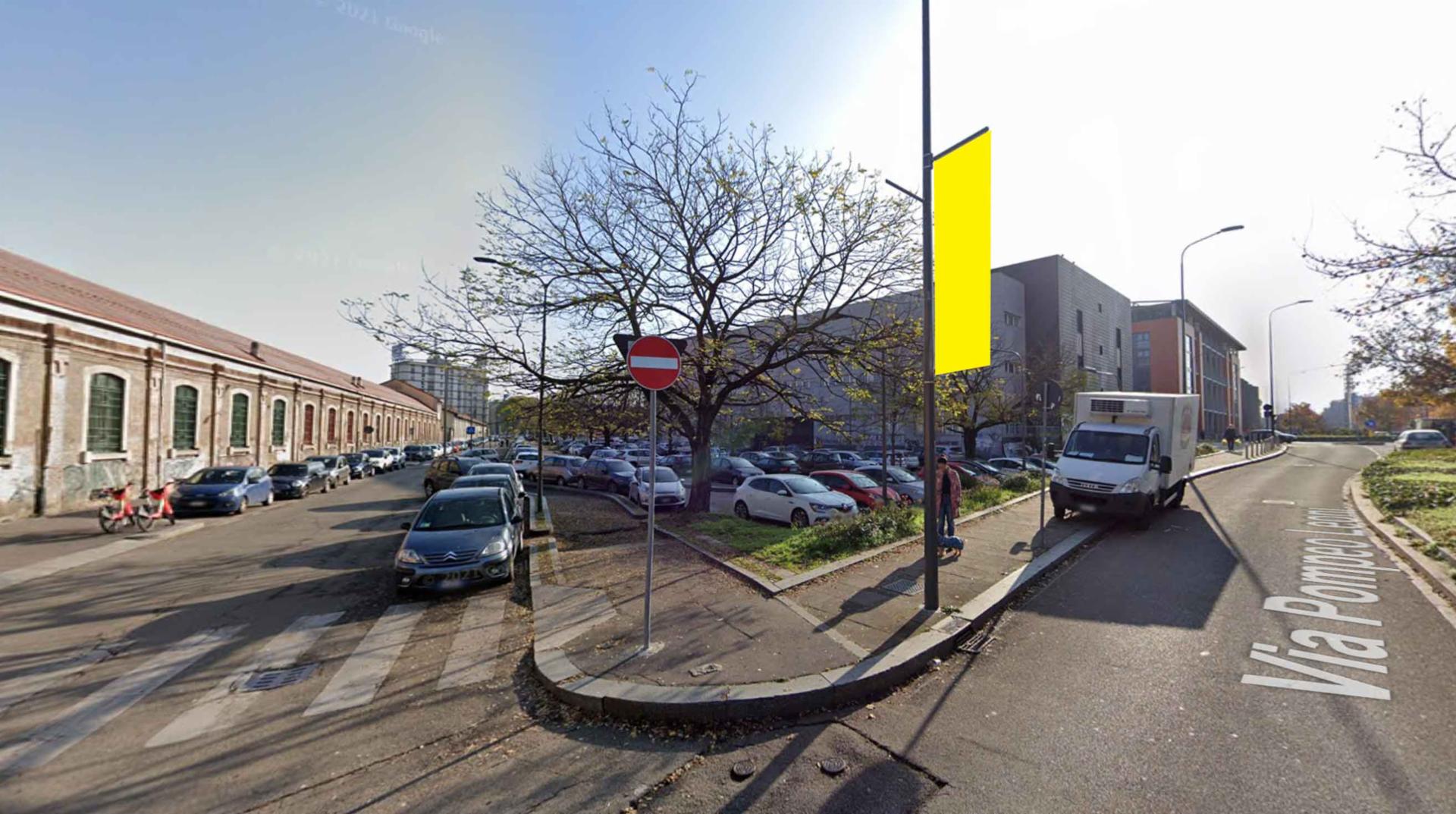 Impianto VERTICAL BANNER a Milano, in zona Porter House Milano