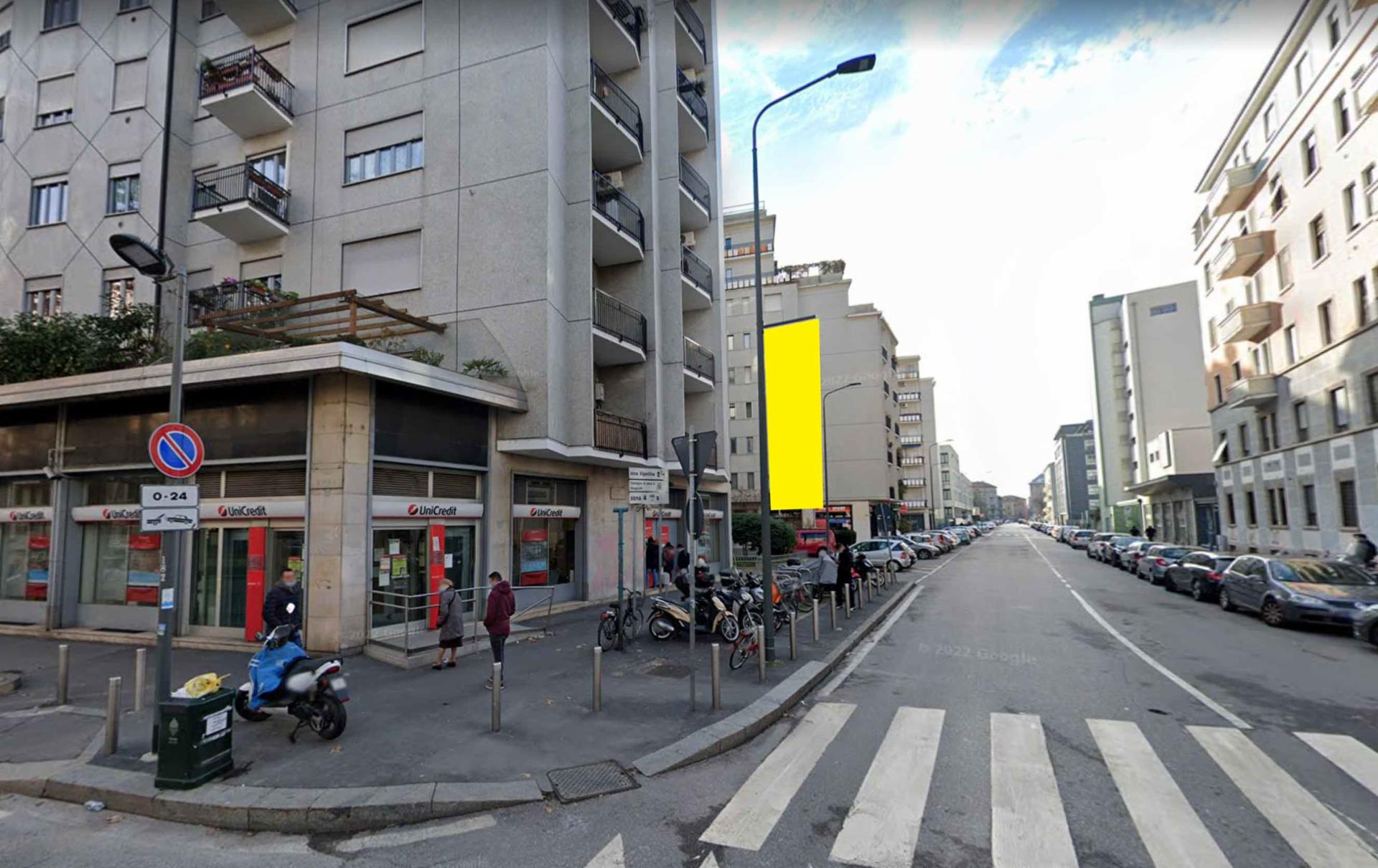 Impianto VERTICAL BANNER a Milano, in zona Euro Asia Minimarket