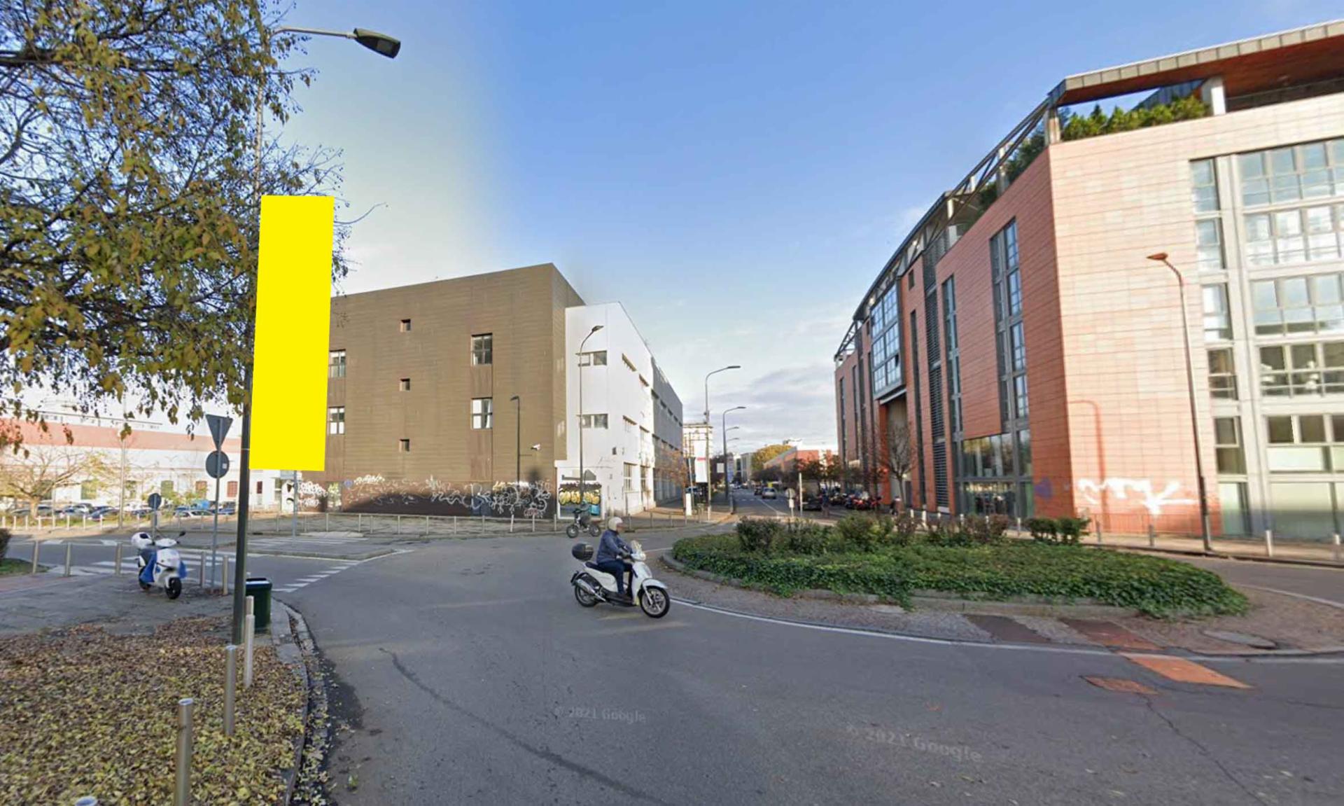 Impianto VERTICAL BANNER a Milano, in zona Porter House Milano
