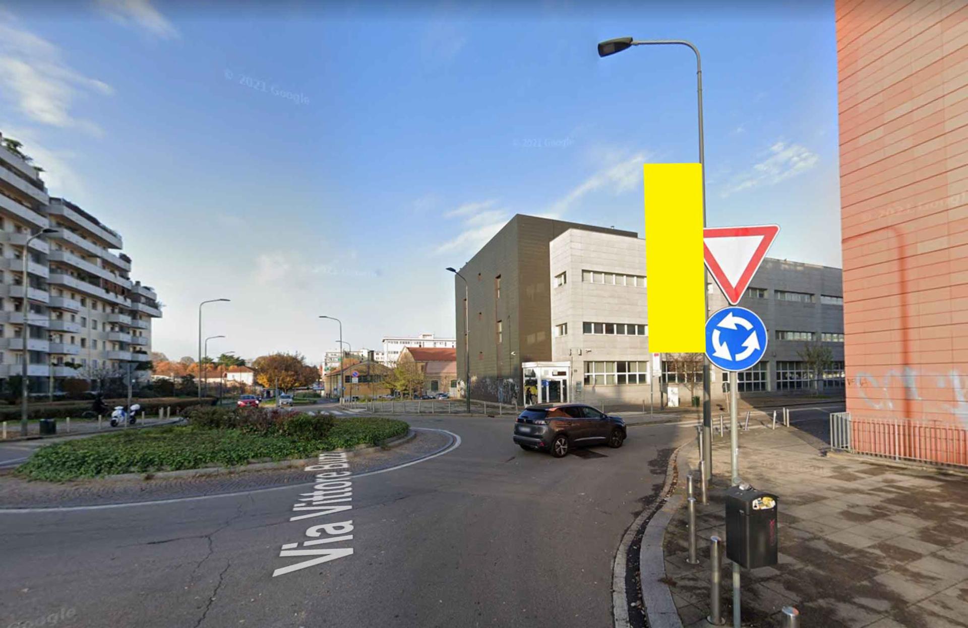 Impianto VERTICAL BANNER a Milano, in zona Porter House Milano