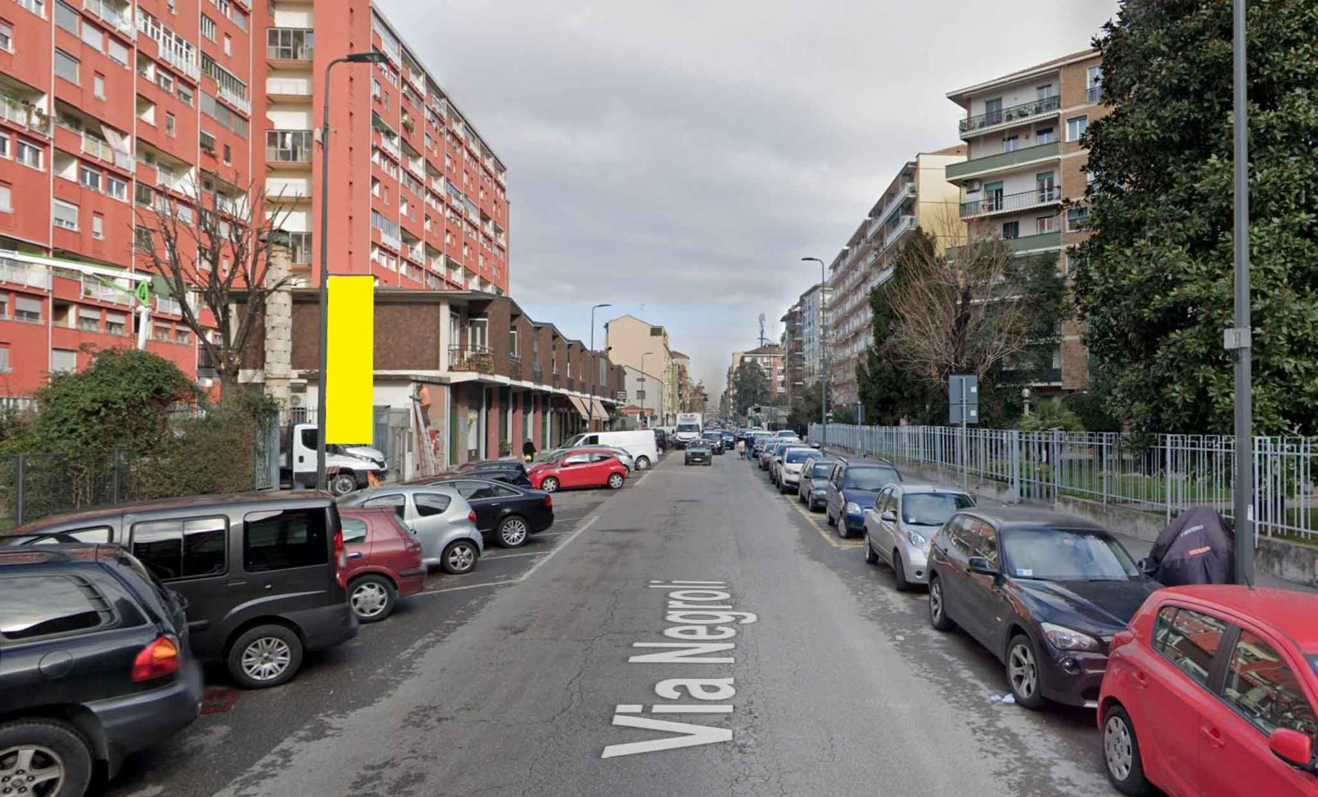 Impianto VERTICAL BANNER a Milano, in zona Bar tabacchi il pinguino miliardario