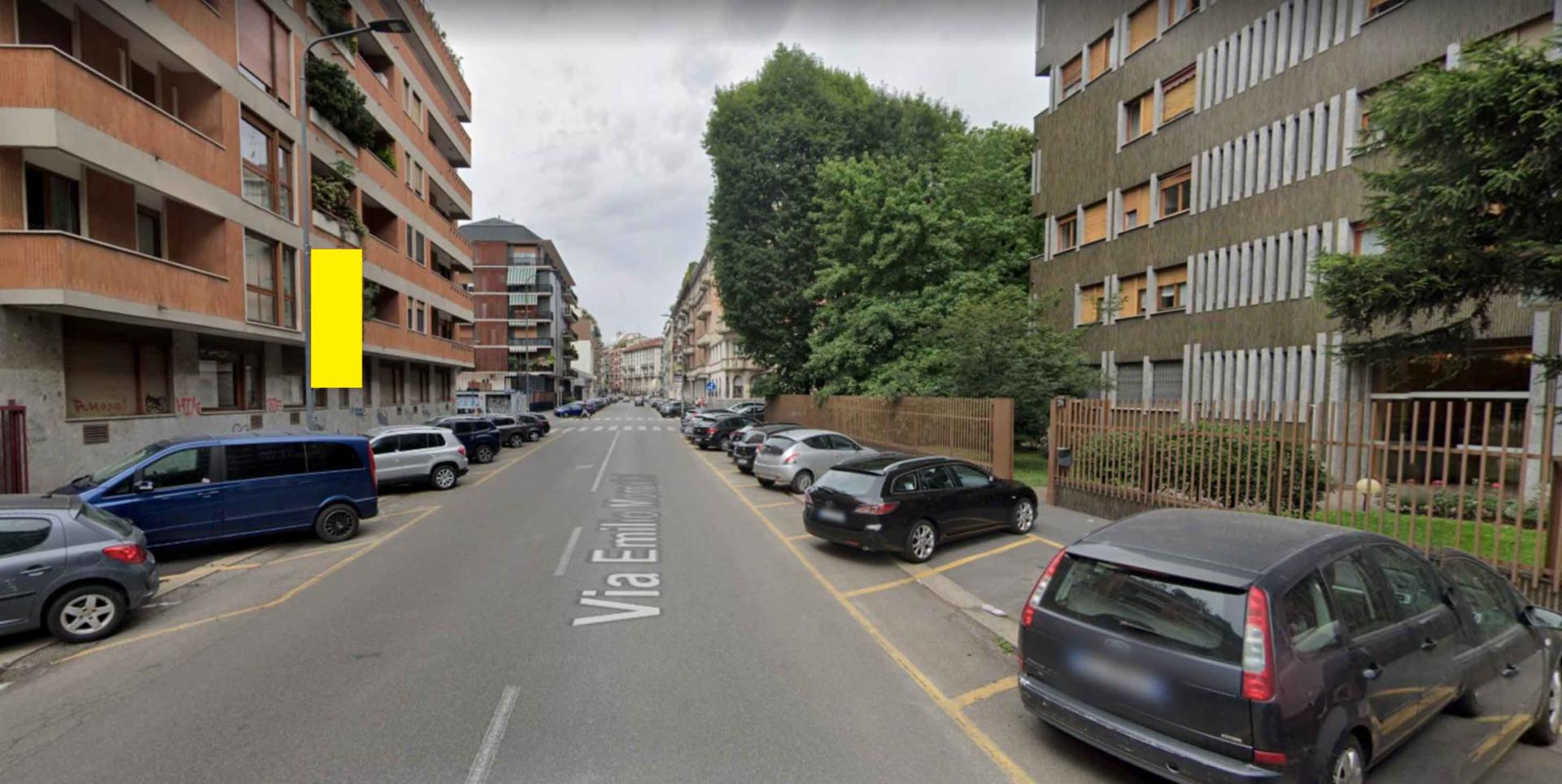 Impianto VERTICAL BANNER a Milano, in zona Tel Chi