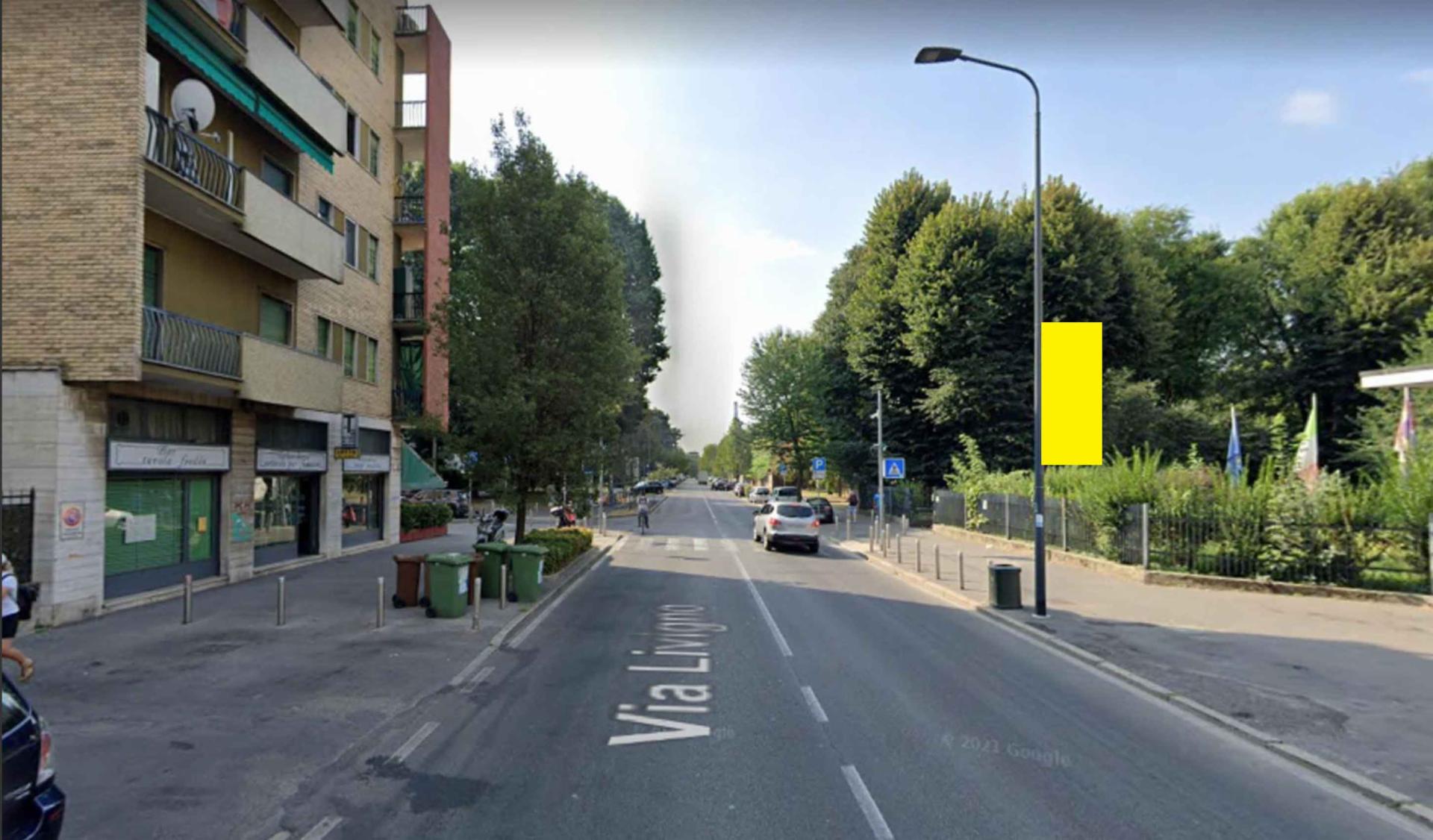 Impianto VERTICAL BANNER a Milano, in zona Sol Style