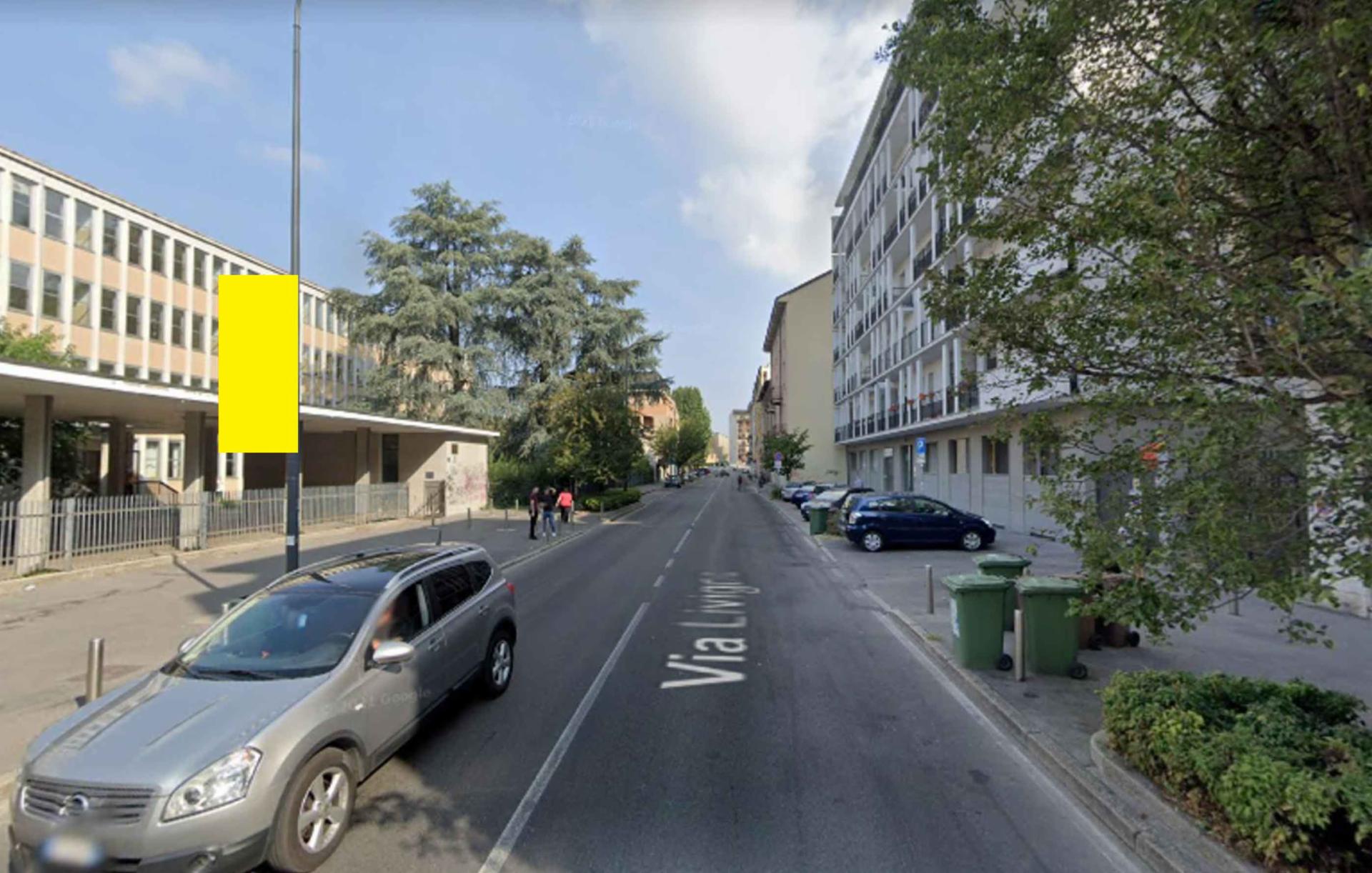 Impianto VERTICAL BANNER a Milano, in zona Sol Style