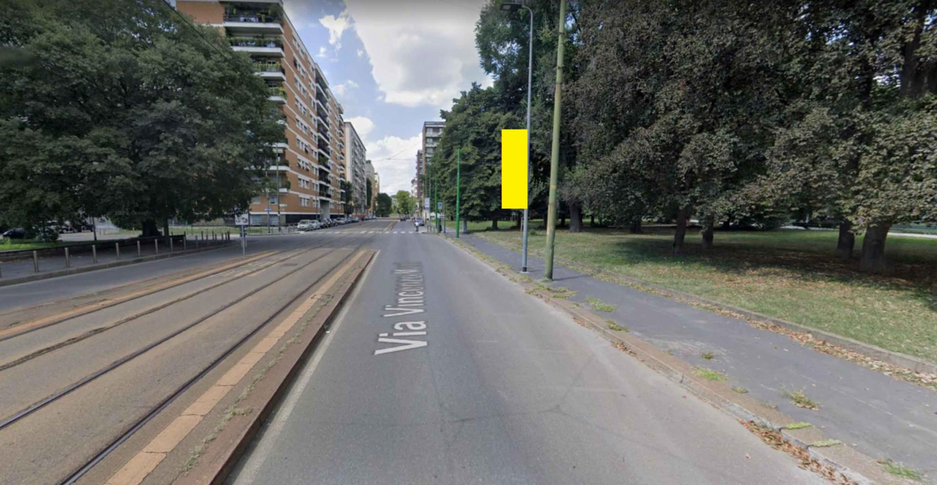 Impianto VERTICAL BANNER a Milano, in zona City Life Shopping District