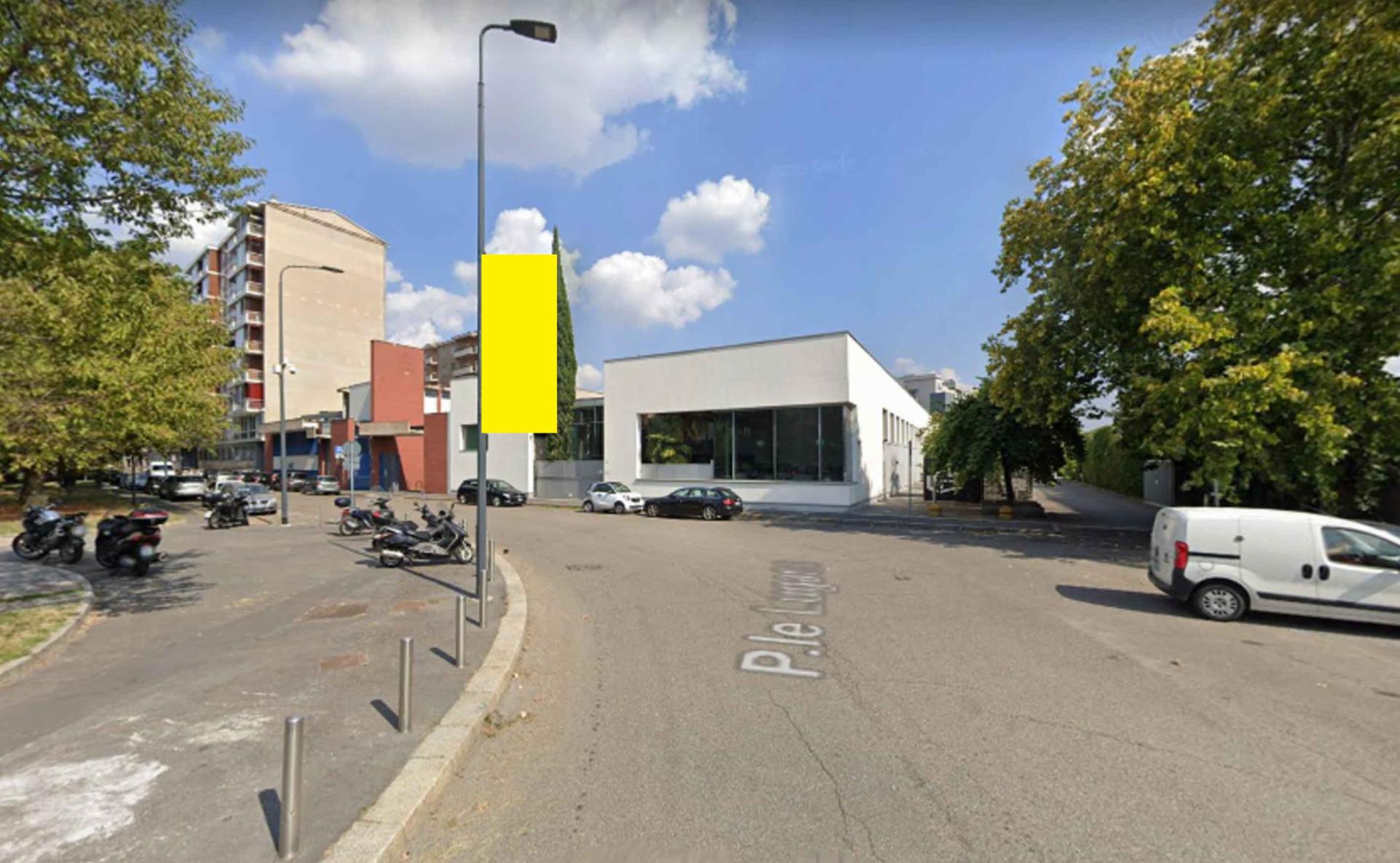 Impianto VERTICAL BANNER a Milano, in zona Cosmai Café