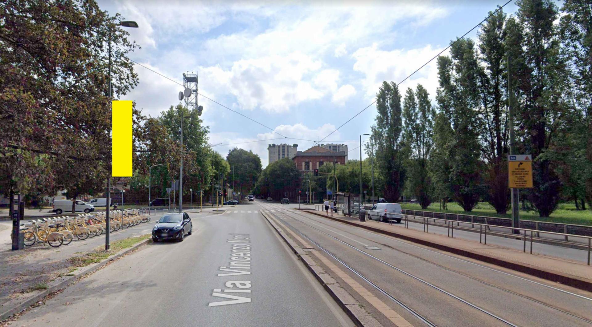 Impianto VERTICAL BANNER a Milano, in zona City Life Shopping District