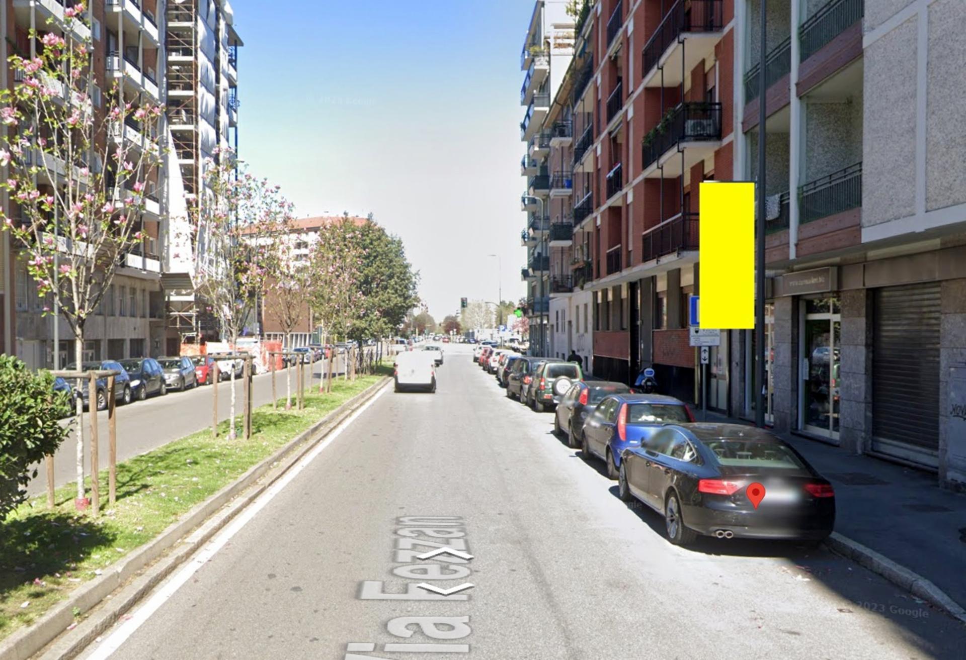 Impianto vertical banner a Milano