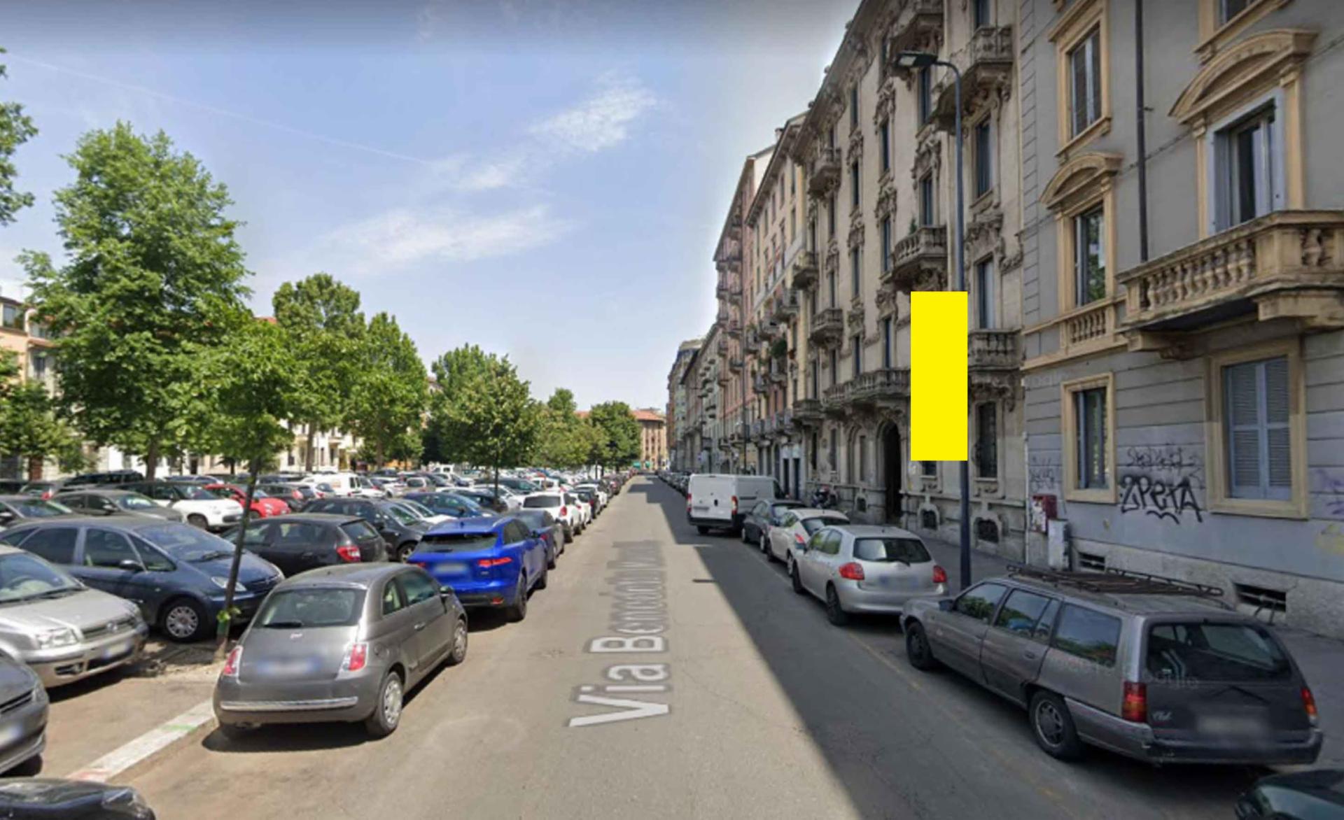 Impianto VERTICAL BANNER a Milano, in zona cisei