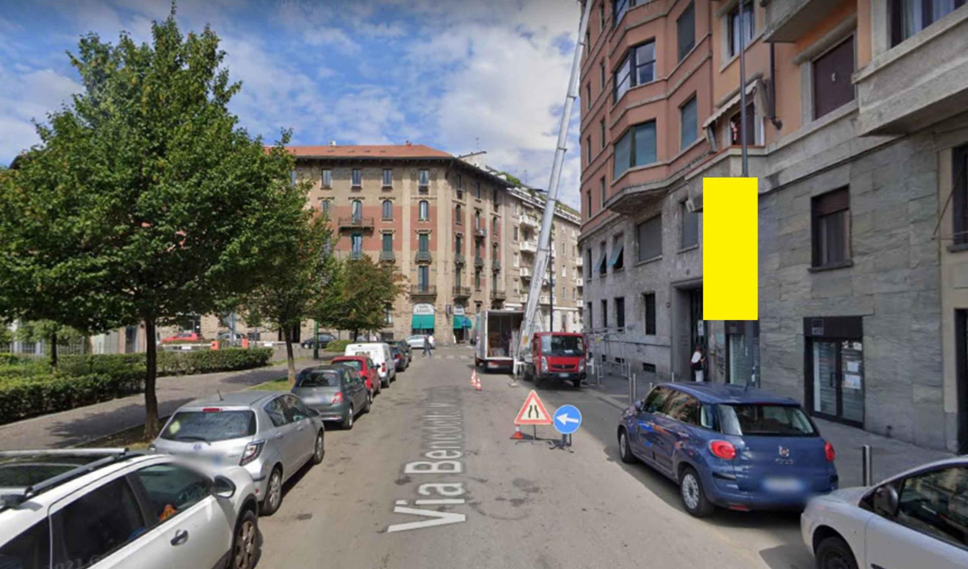 Impianto VERTICAL BANNER a Milano, in zona Il mondo di Gabry