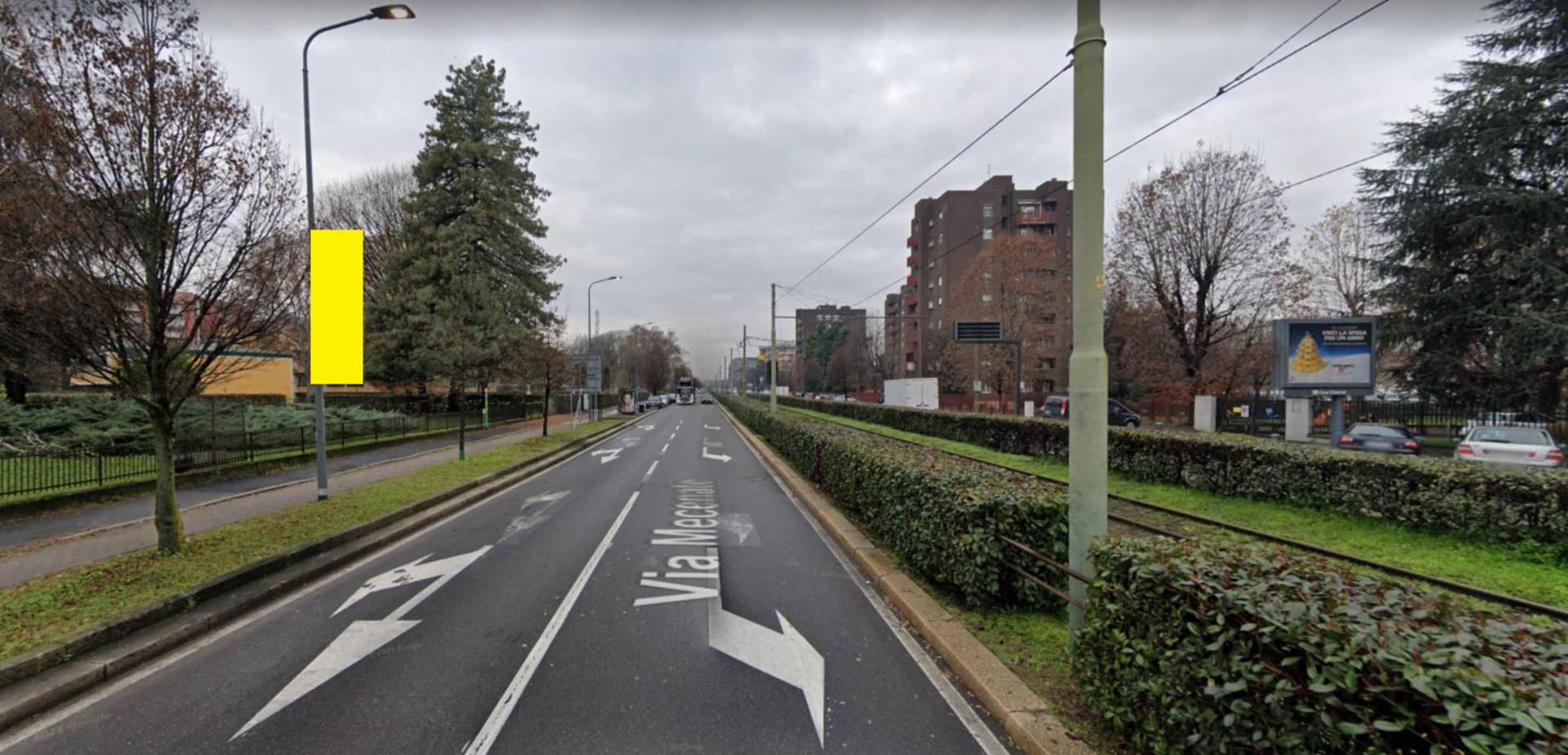 Impianto VERTICAL BANNER a Milano, in zona Bagutto