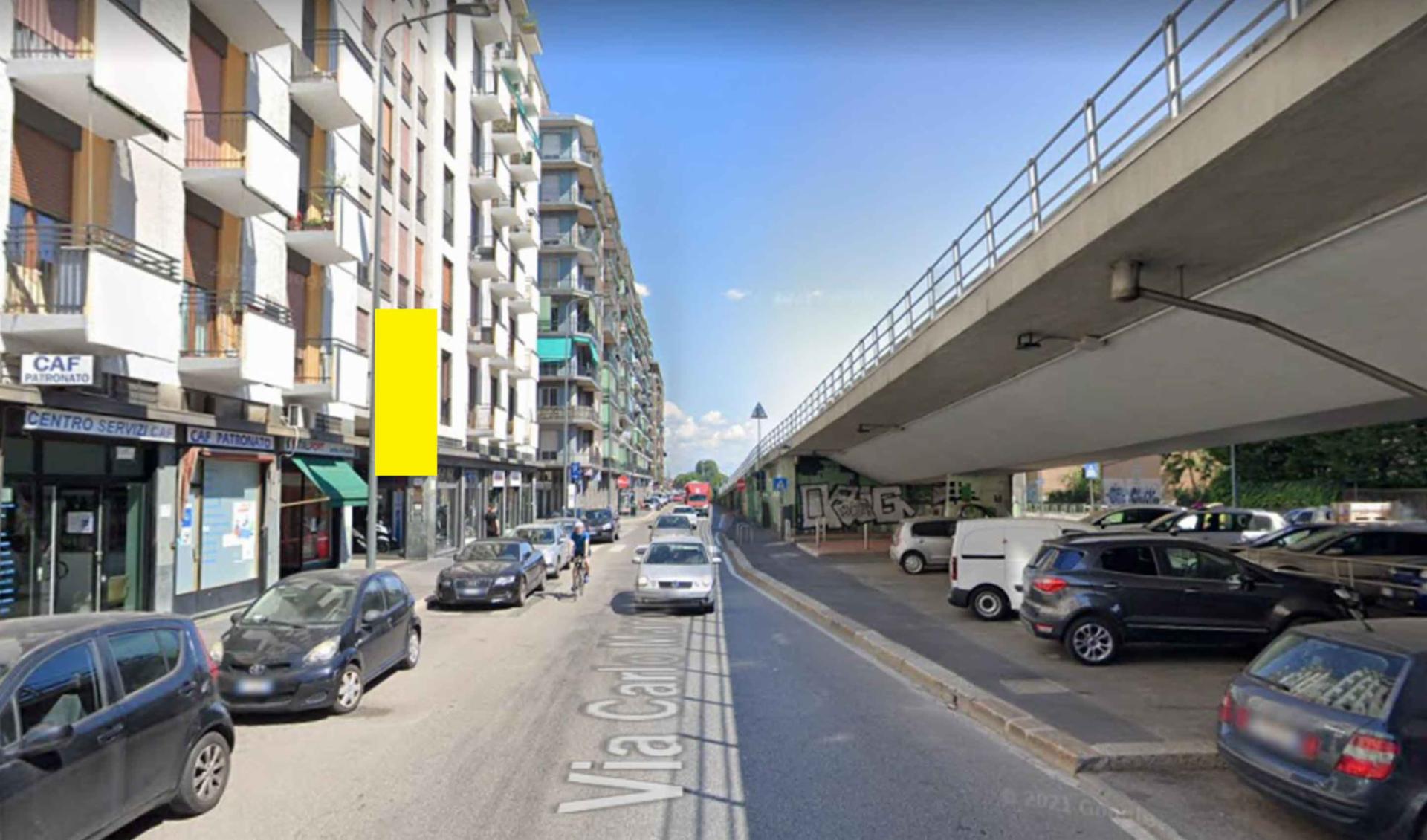 Impianto VERTICAL BANNER a Milano, in zona Steven Hair 2