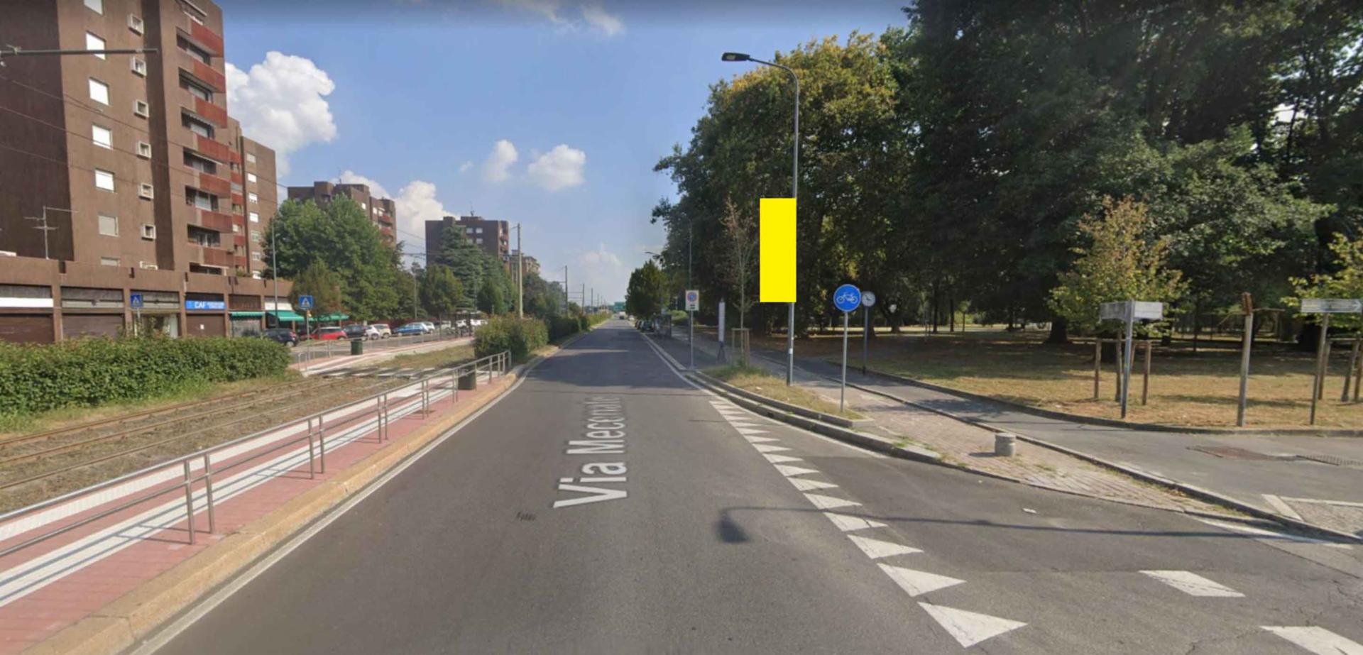 Impianto VERTICAL BANNER a Milano, in zona Bella Alice