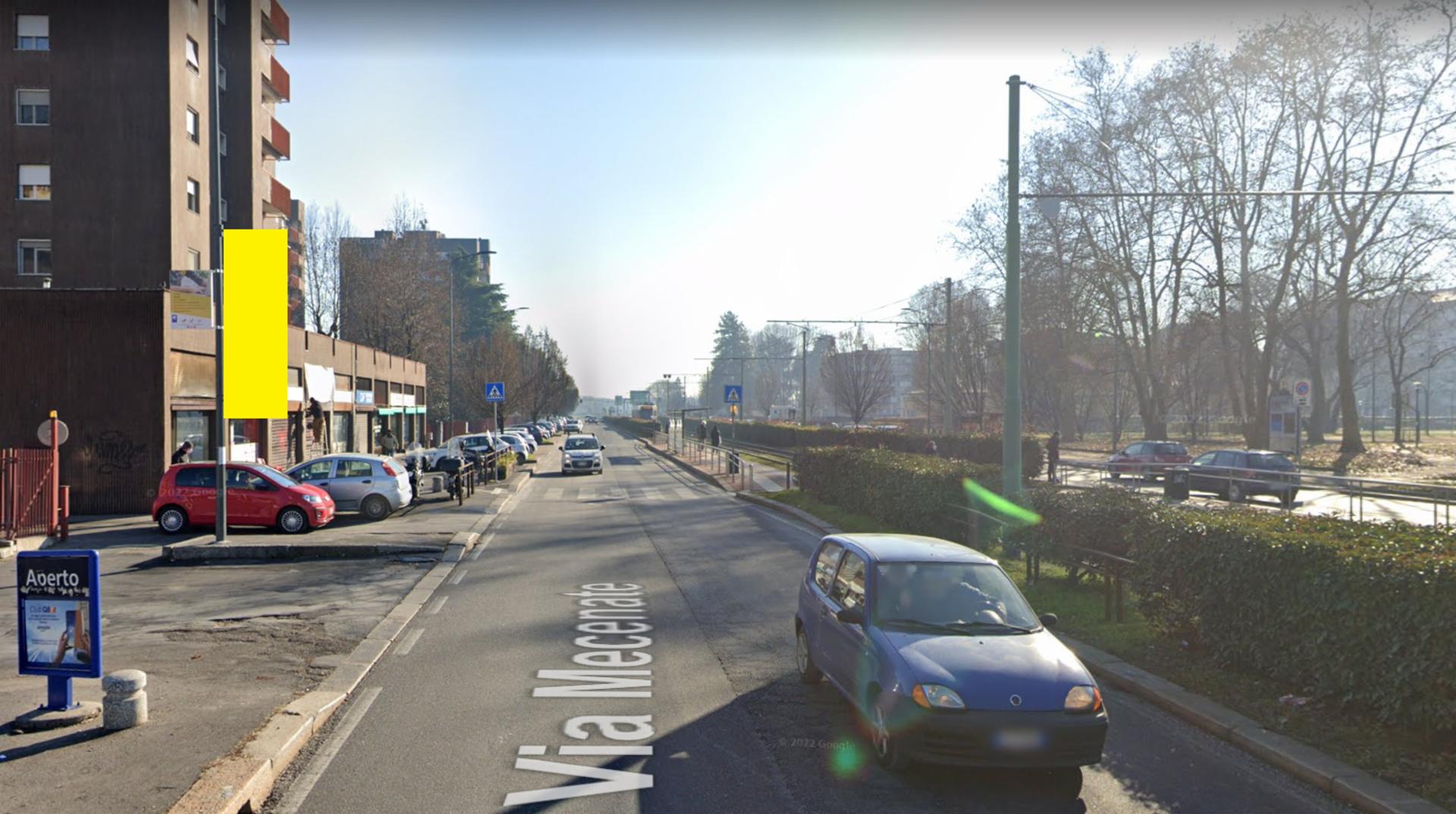 Impianto VERTICAL BANNER a Milano, in zona Bella Alice