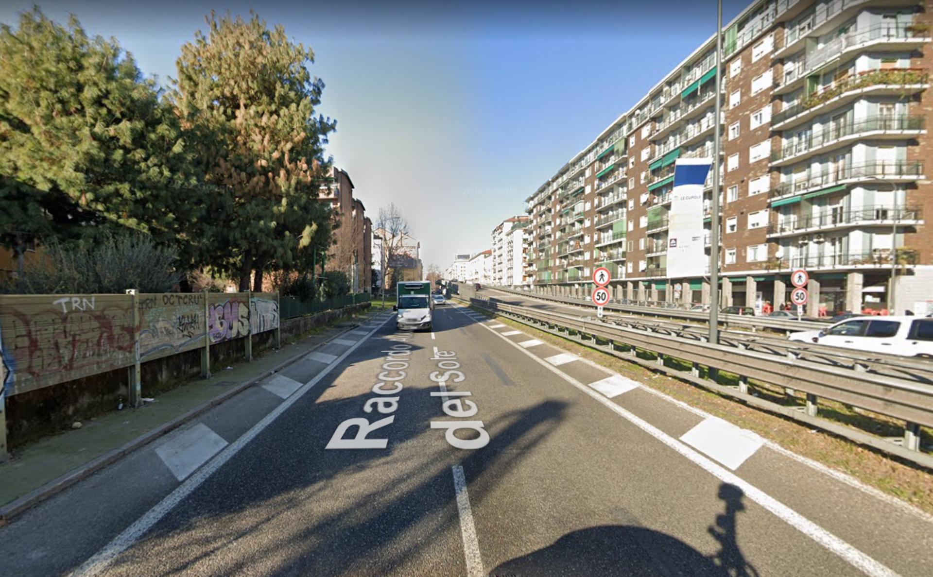Impianto VERTICAL BANNER a Milano, in zona Roberta
