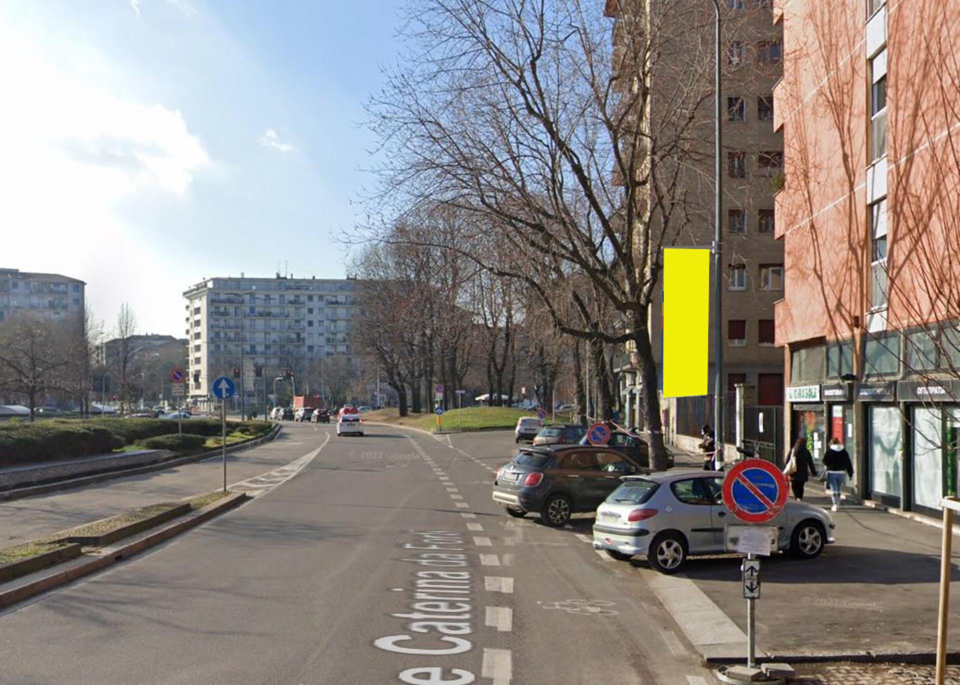 Impianto VERTICAL BANNER a Milano, in zona Gioielleria Bande Nere