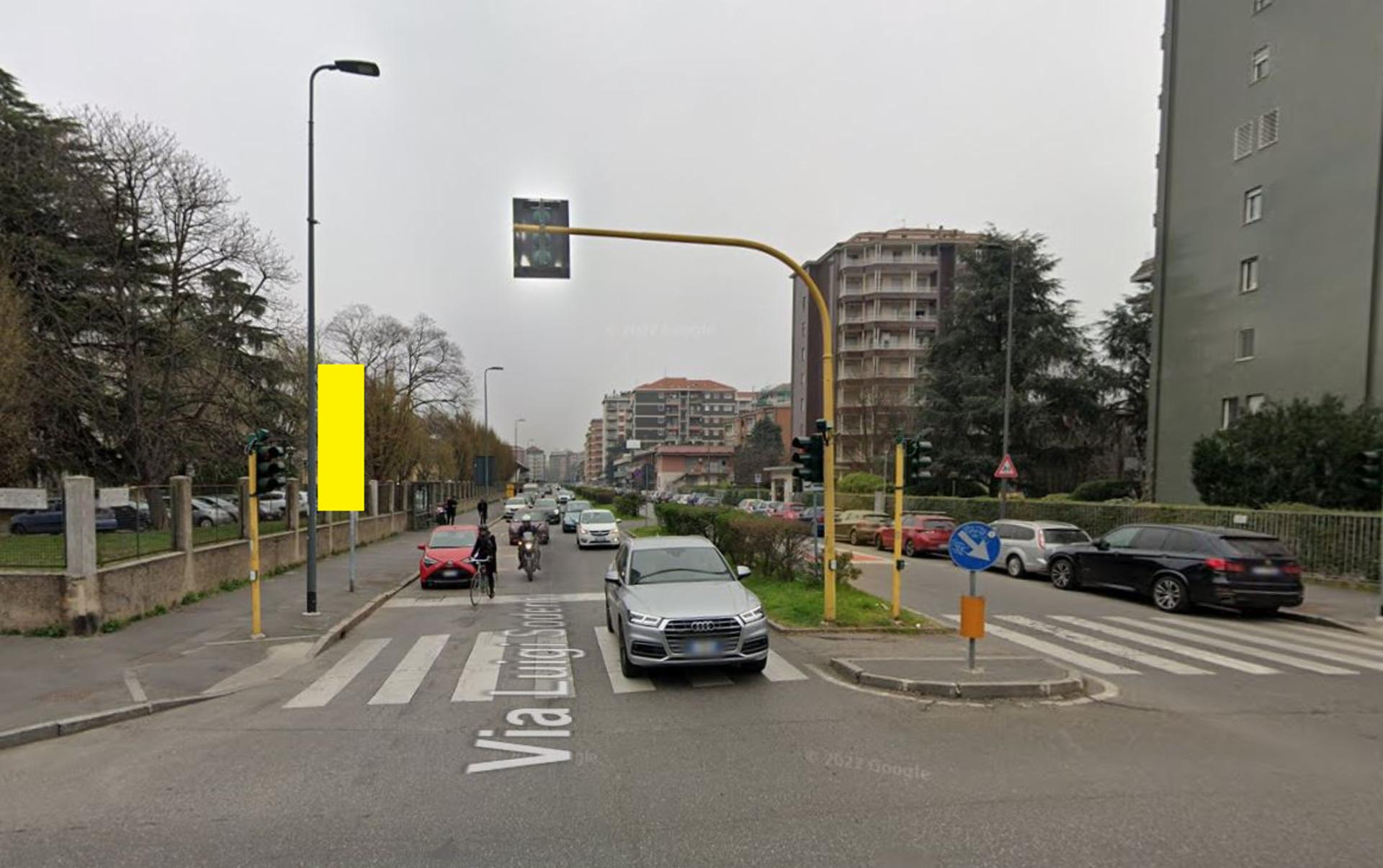 Impianto VERTICAL BANNER a Milano, in zona Suada Elbasani Face Design