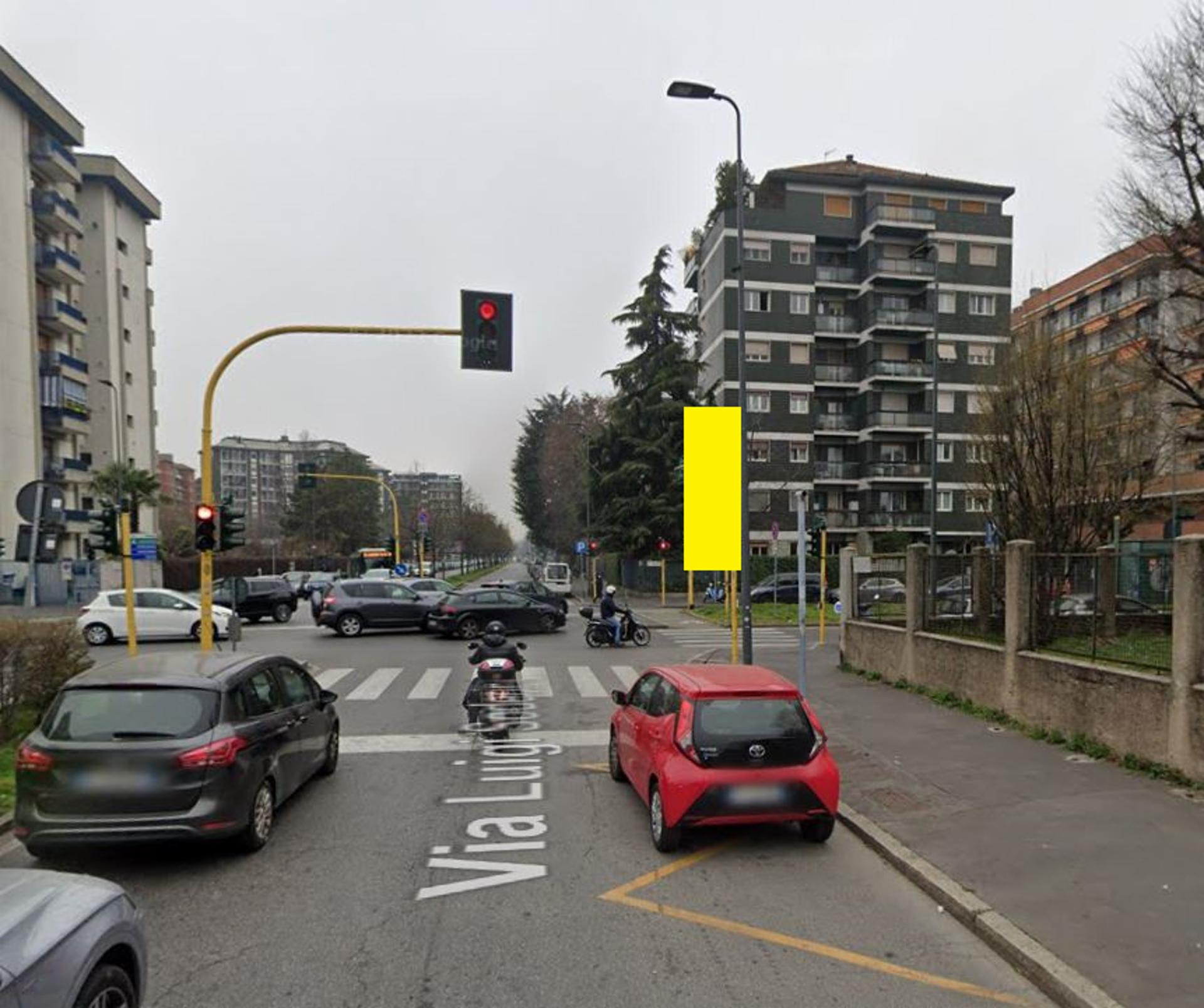 Impianto VERTICAL BANNER a Milano, in zona Suada Elbasani Face Design