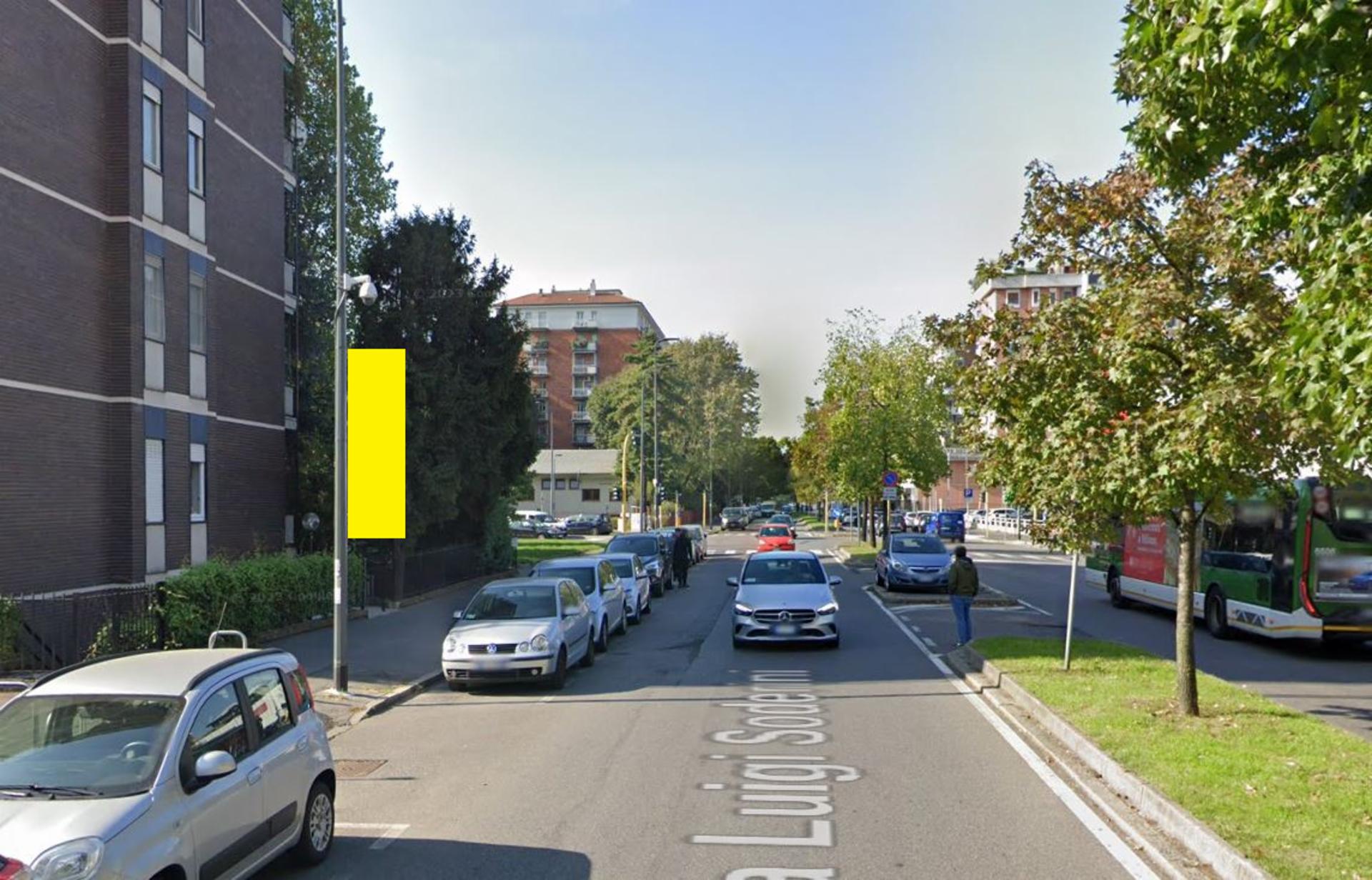 Impianto VERTICAL BANNER a Milano, in zona Suada Elbasani Face Design