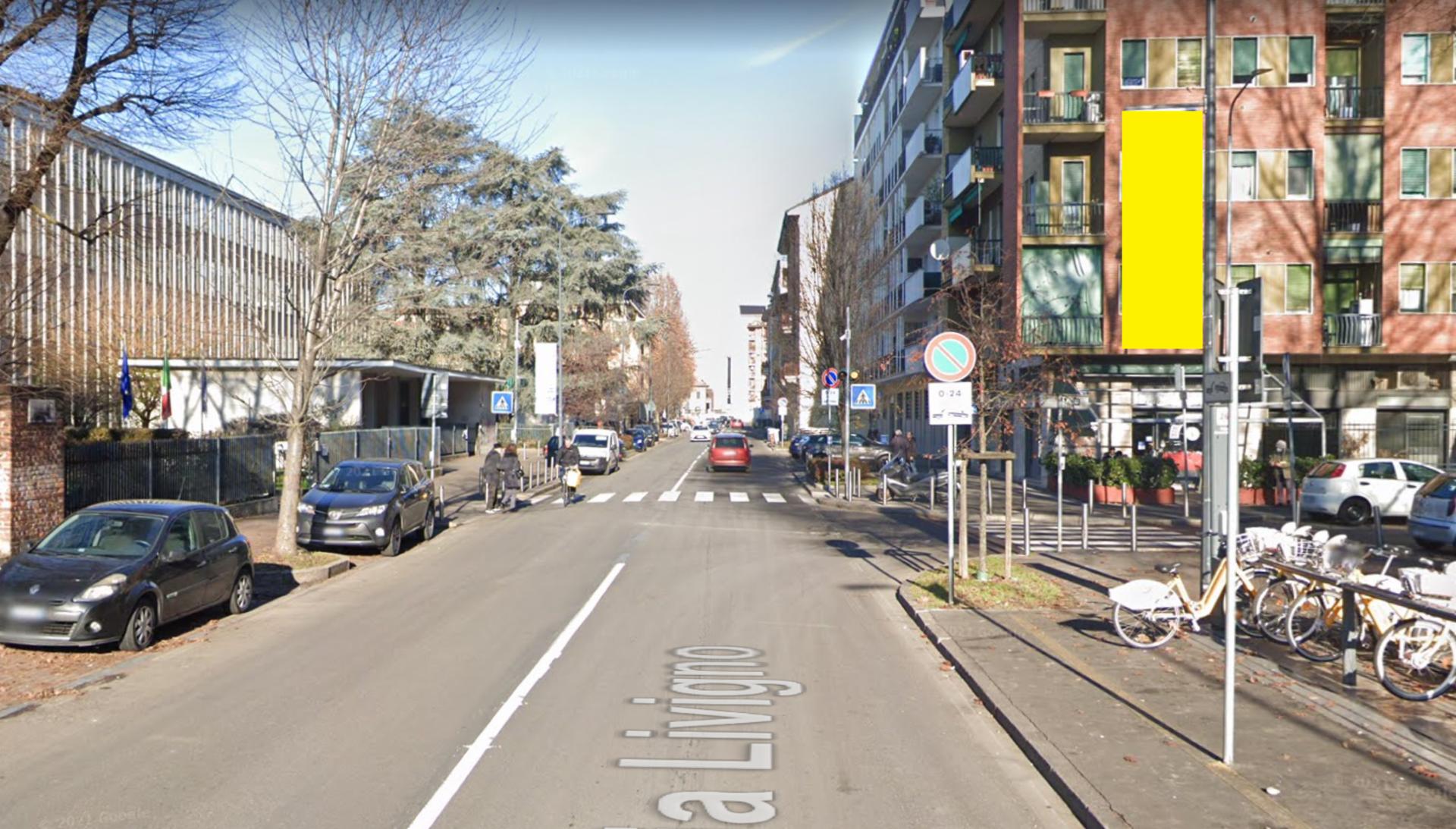 Impianto VERTICAL BANNER a Milano, in zona Sol Style