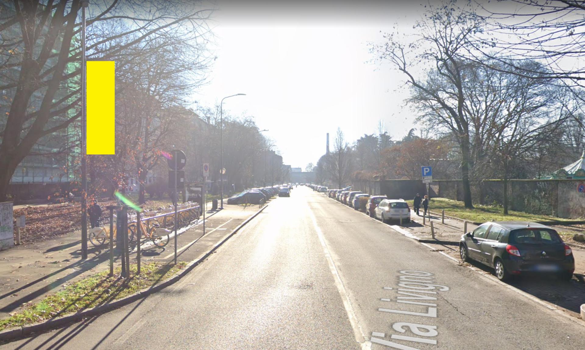 Impianto VERTICAL BANNER a Milano, in zona Sol Style