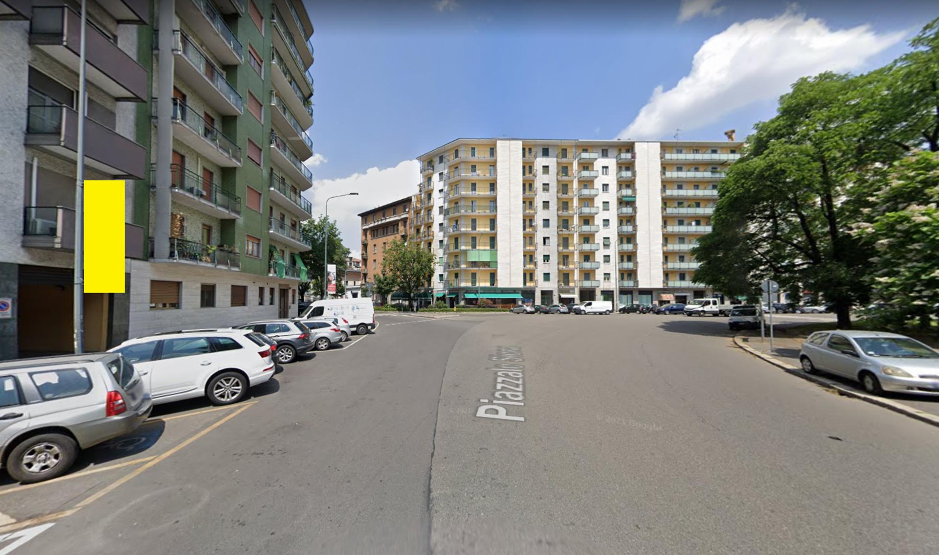 Impianto VERTICAL BANNER a Milano, in zona Belle Donne
