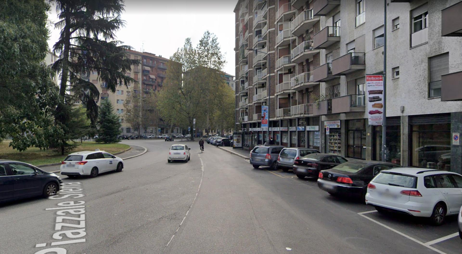 Impianto VERTICAL BANNER a Milano, in zona Belle Donne