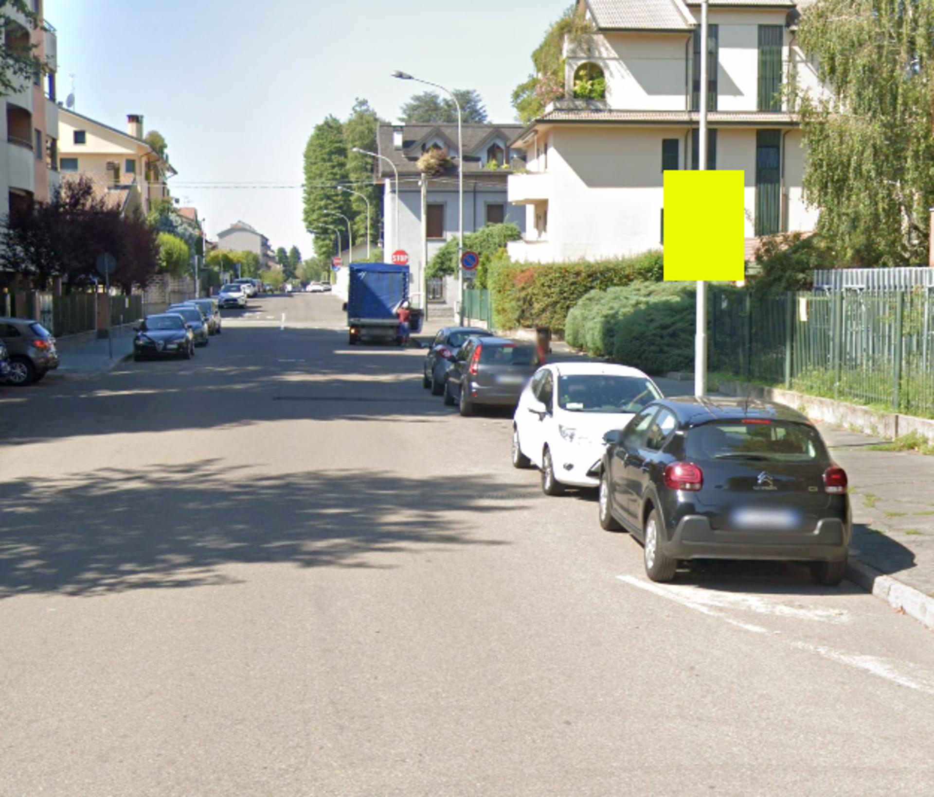Impianto POLE MEDIA a Legnano, in zona Leader Price