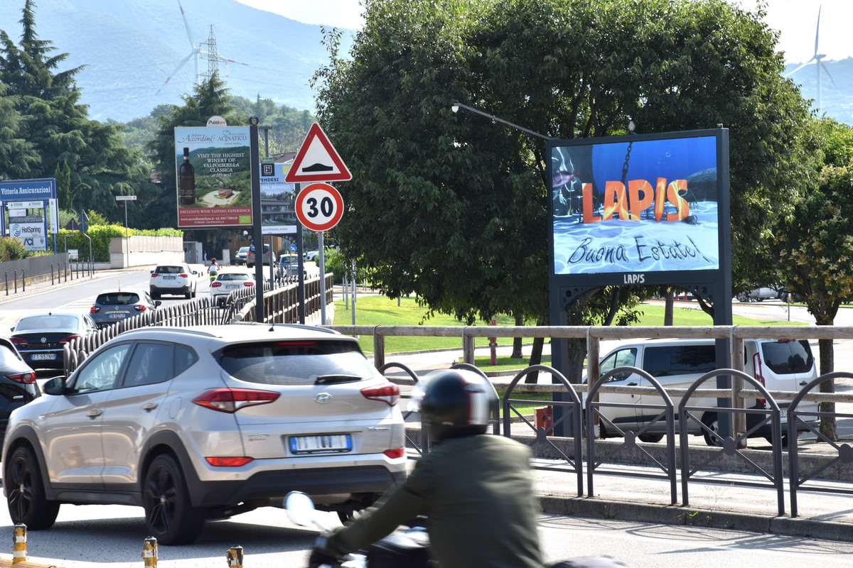 Impianto DISPLAY / LED a Affi, in zona Tally Weijl