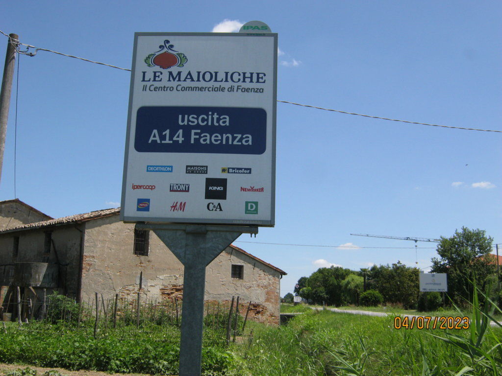 Impianto CARTELLONISTICA a Faenza, in zona Bar La Rosa