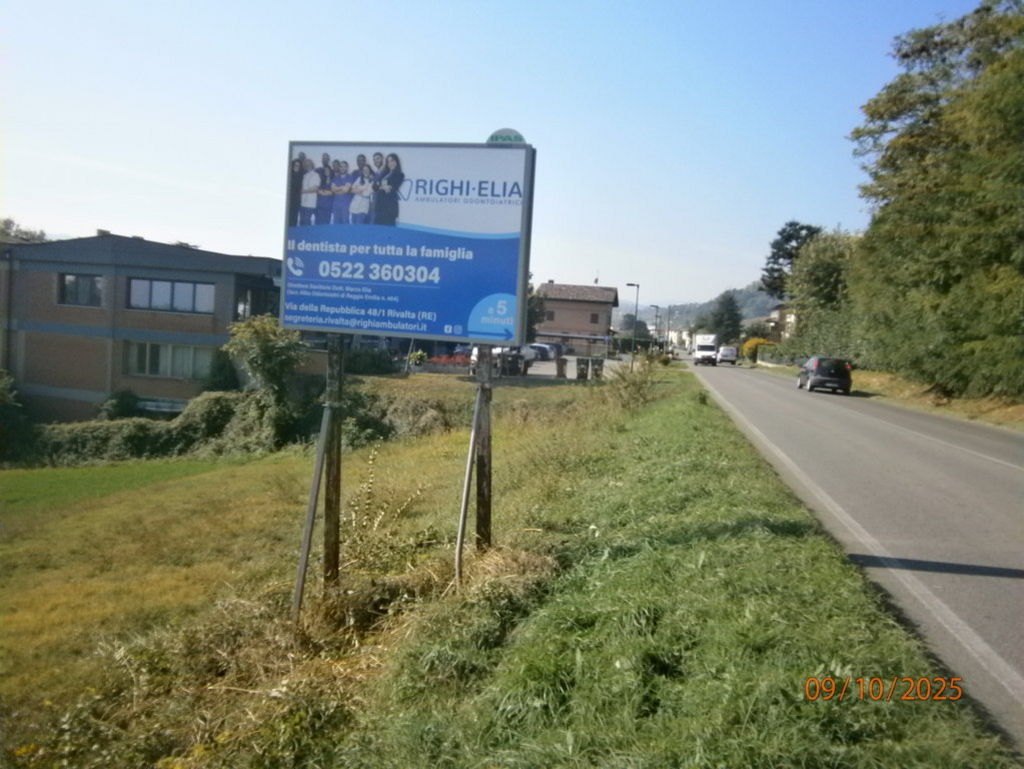 Impianto CARTELLONISTICA a Quattro Castella, in zona Cinema Eden