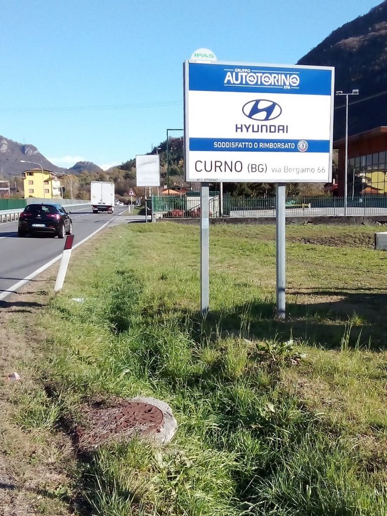 Impianto CARTELLONISTICA a Endine Gaiano, in zona Bosio - Outlet