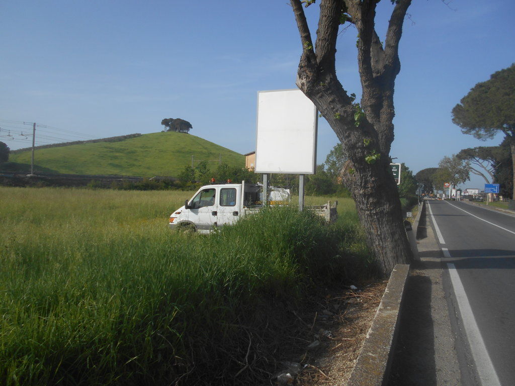 Impianto CARTELLONISTICA a Monterotondo, in zona Il Gatto ai Sette Archi