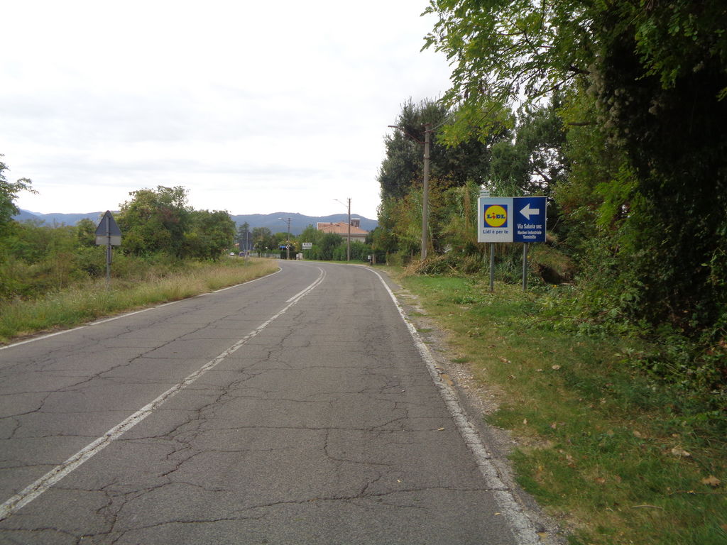 Impianto CARTELLONISTICA a Rieti, in zona Bar Lisa