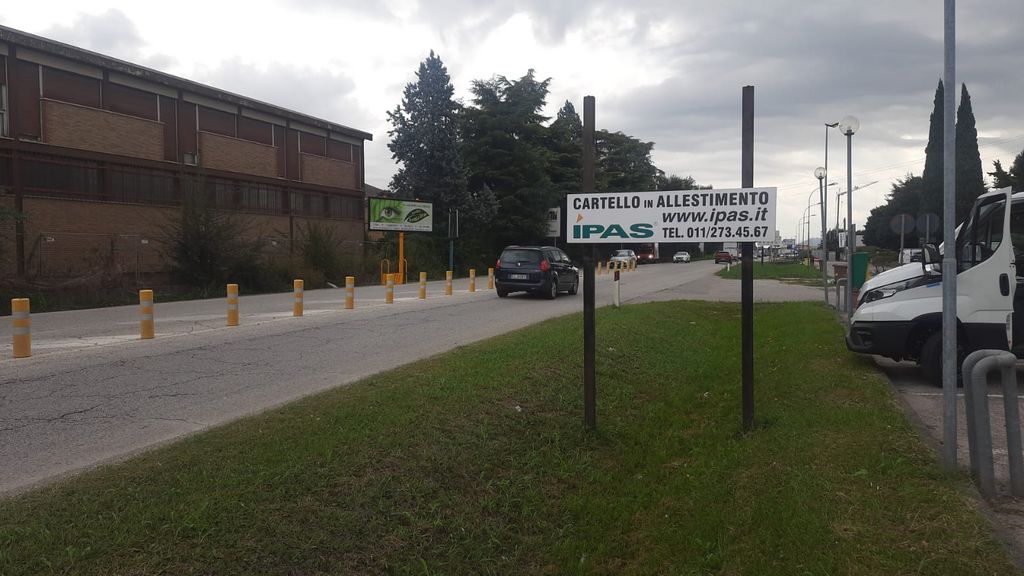 Impianto CARTELLONISTICA a Altavilla Vicentina, in zona Trattoria alla Bianca