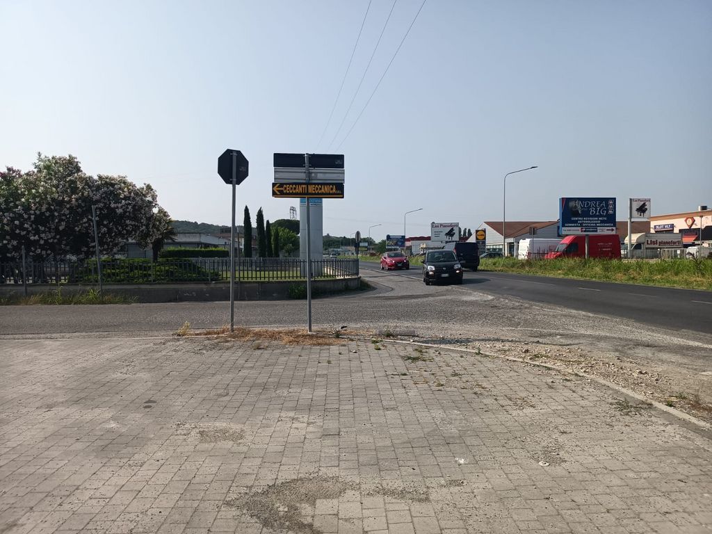 Impianto FRECCE / PREINSEGNE a Bientina, in zona Totò e Peppino