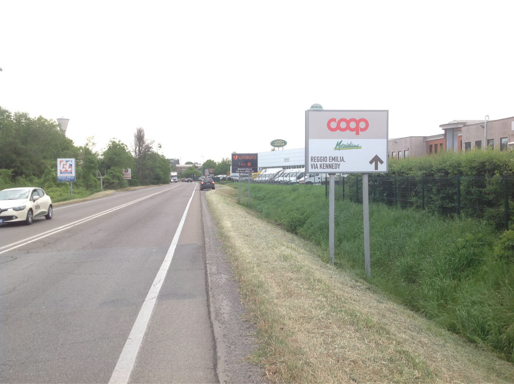 Impianto CARTELLONISTICA a Reggio nell'Emilia, in zona WheelUp