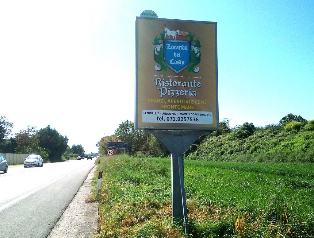 Impianto CARTELLONISTICA a Mondolfo, in zona G&M