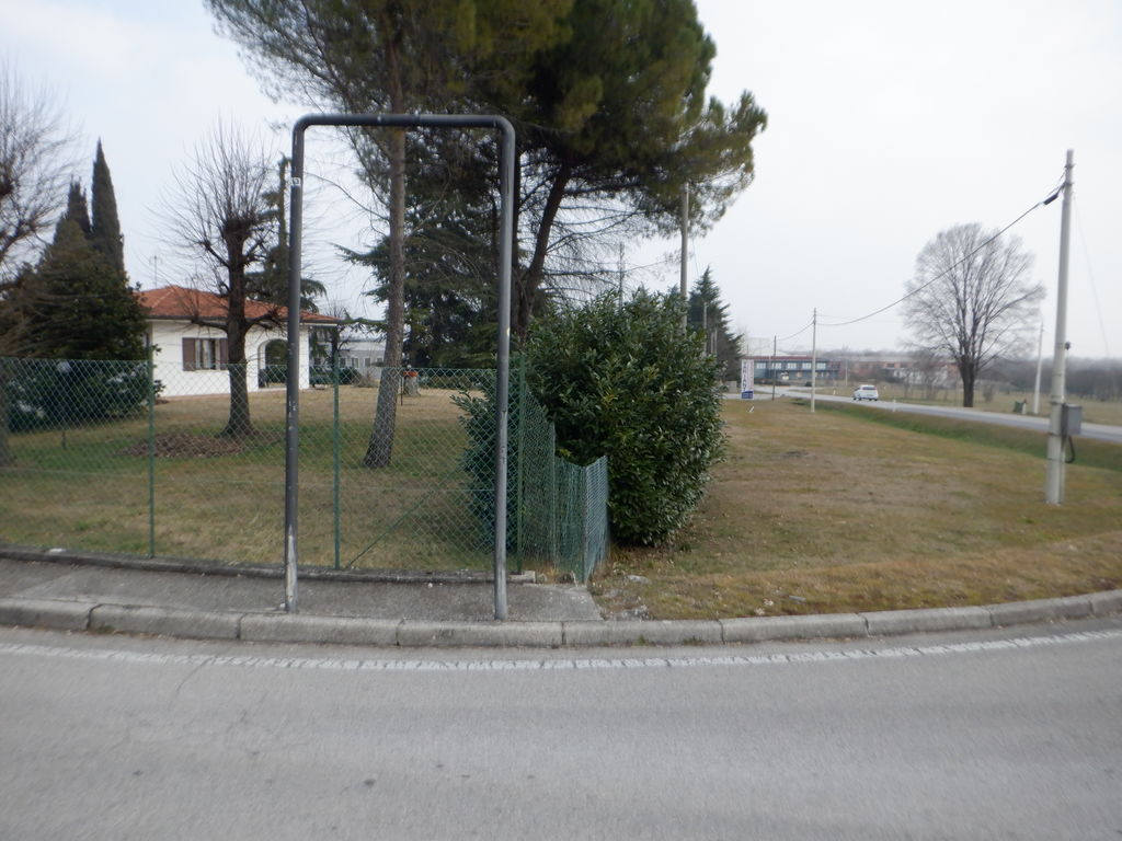 Impianto FRECCE / PREINSEGNE a Budoia, in zona Agip